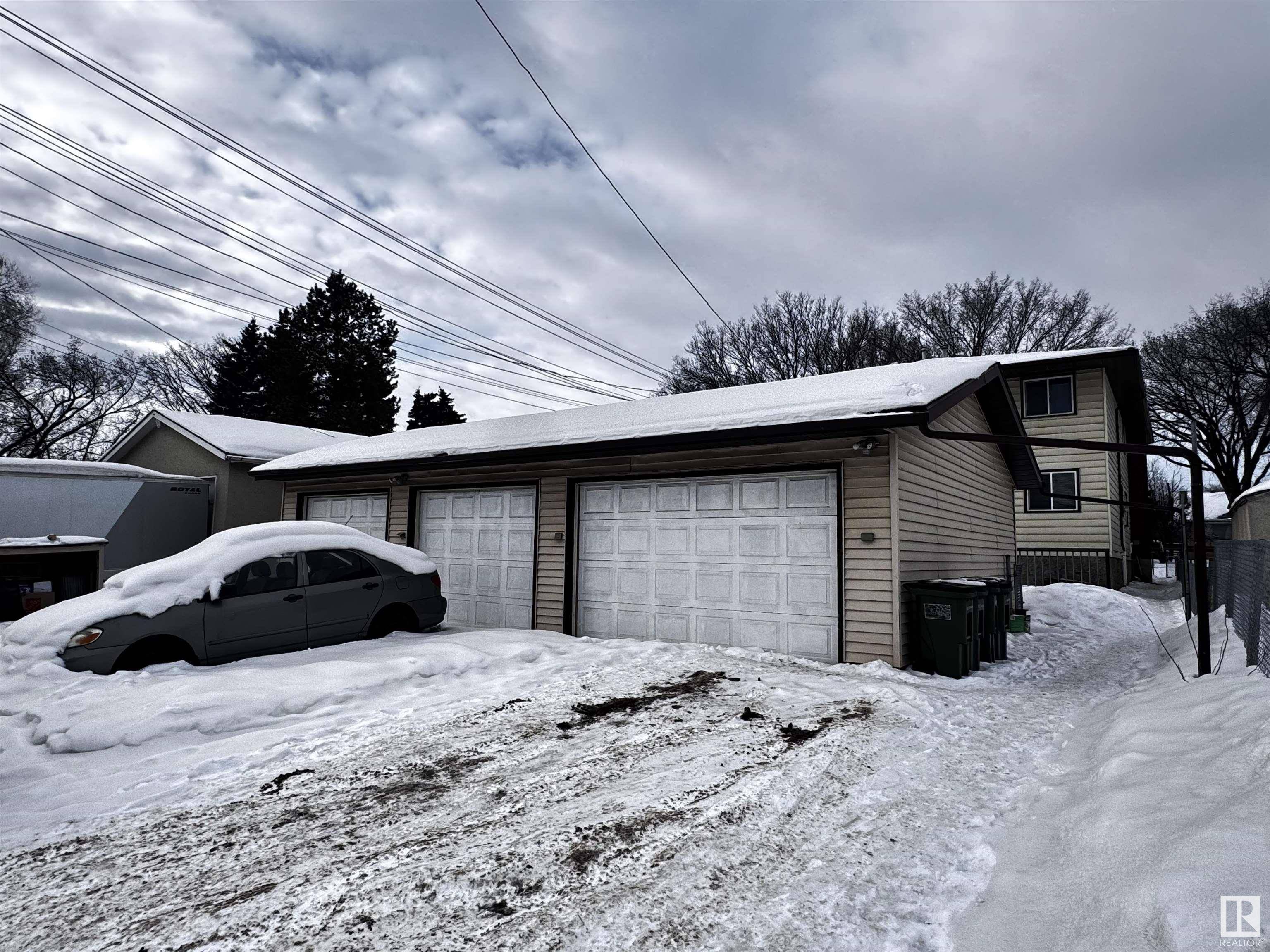 Edmonton, AB T5G 2C2,12111/12109 101 ST NW