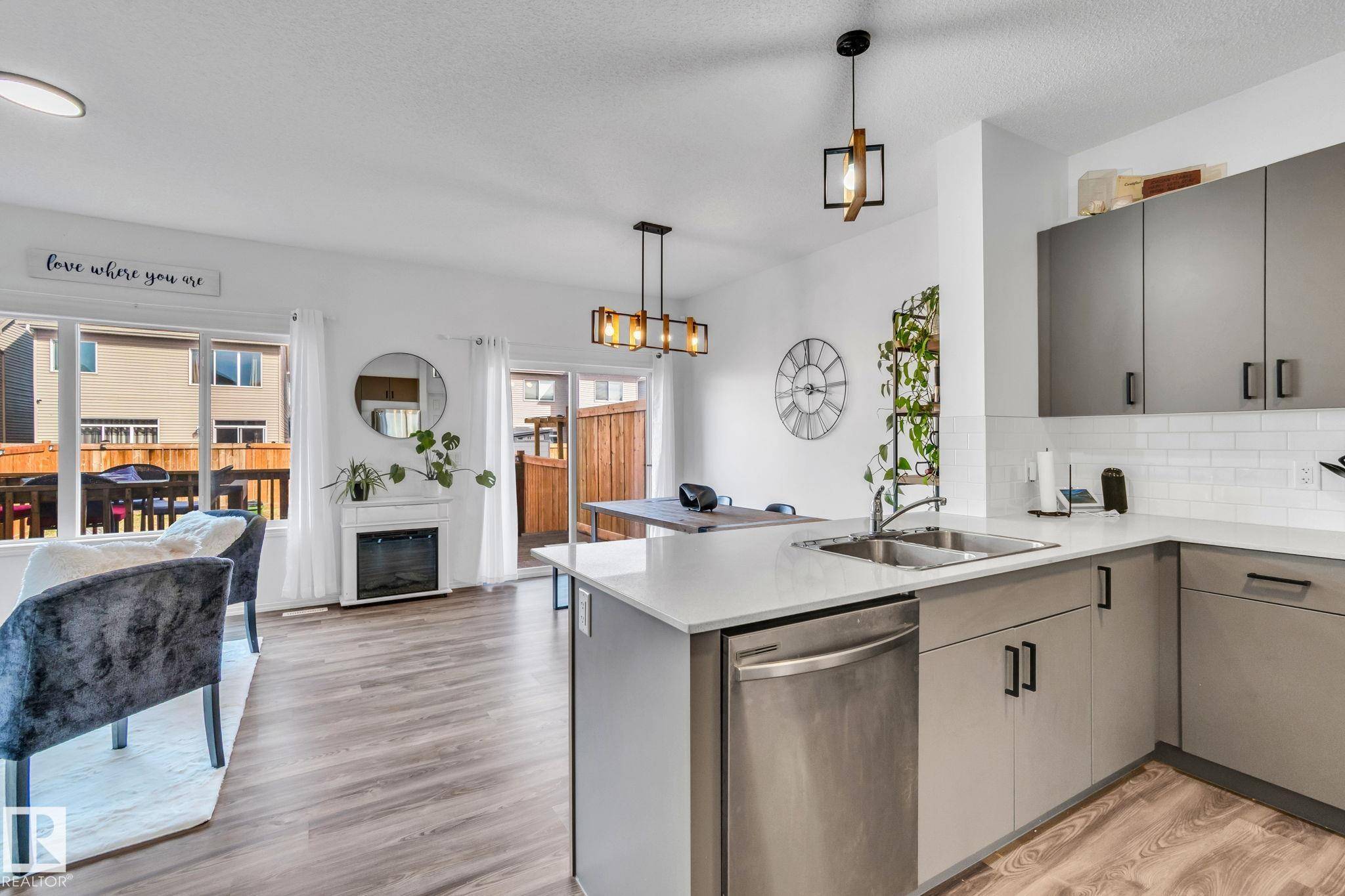 Edmonton, AB T5T 7J1,9933 222A ST NW