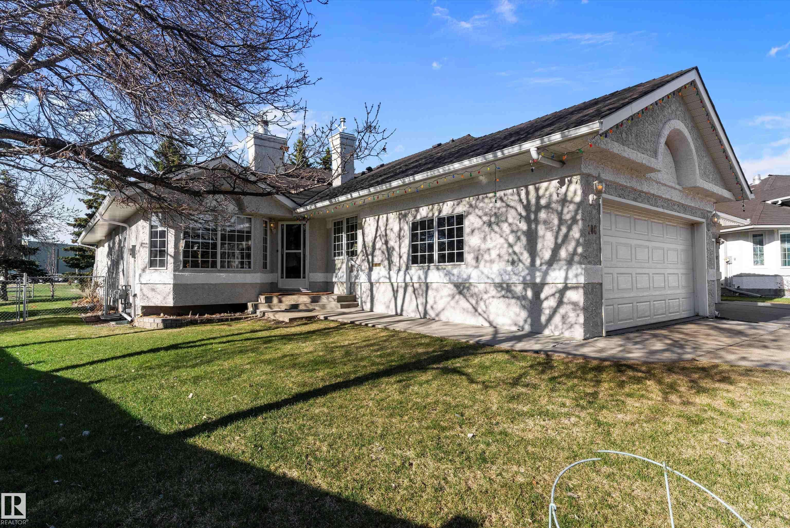 Edmonton, AB T6J 6R4,108 Ironwood PL NW