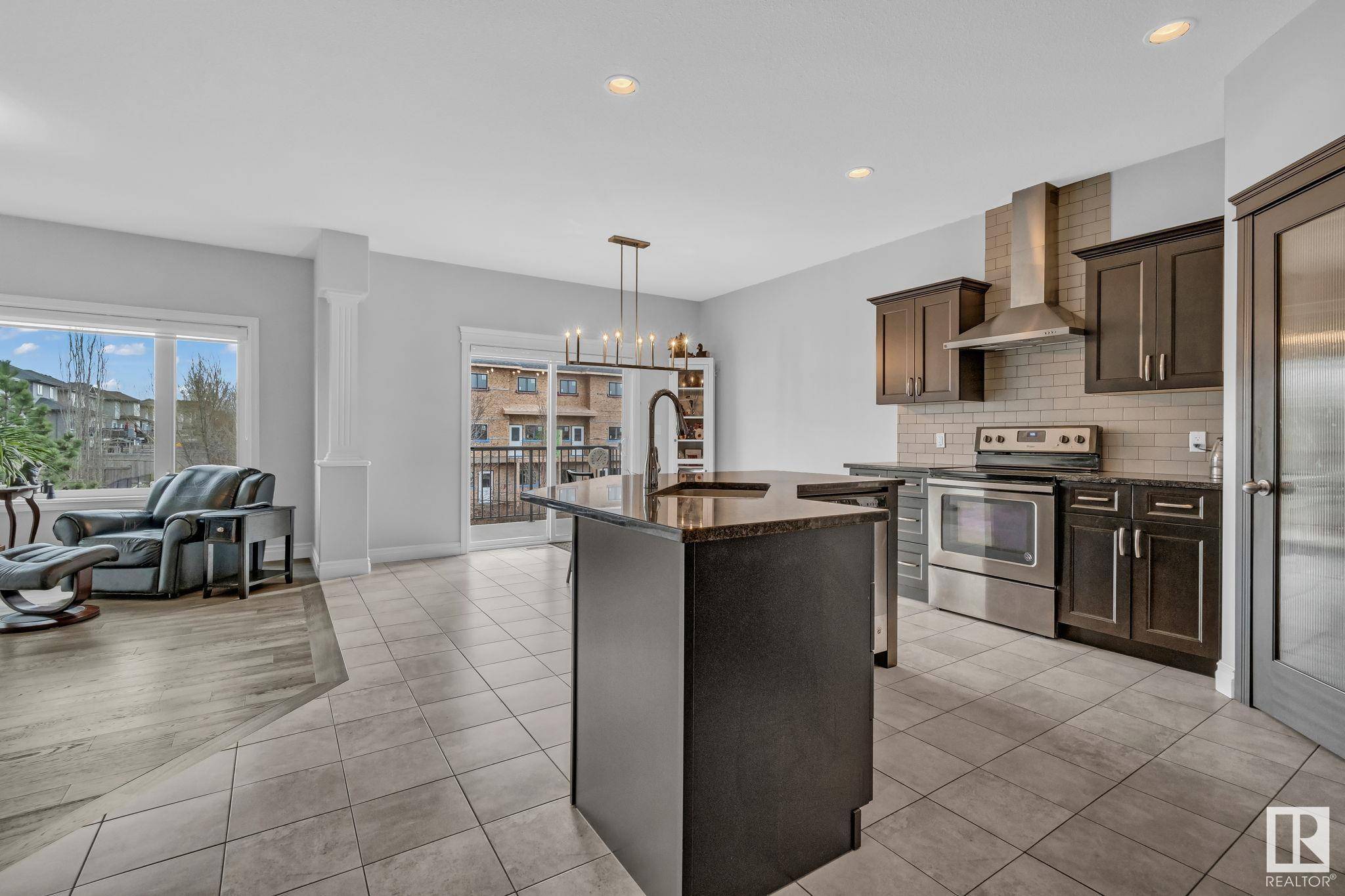 Edmonton, AB T5S 0H3,2048 REDTAIL CM NW NW