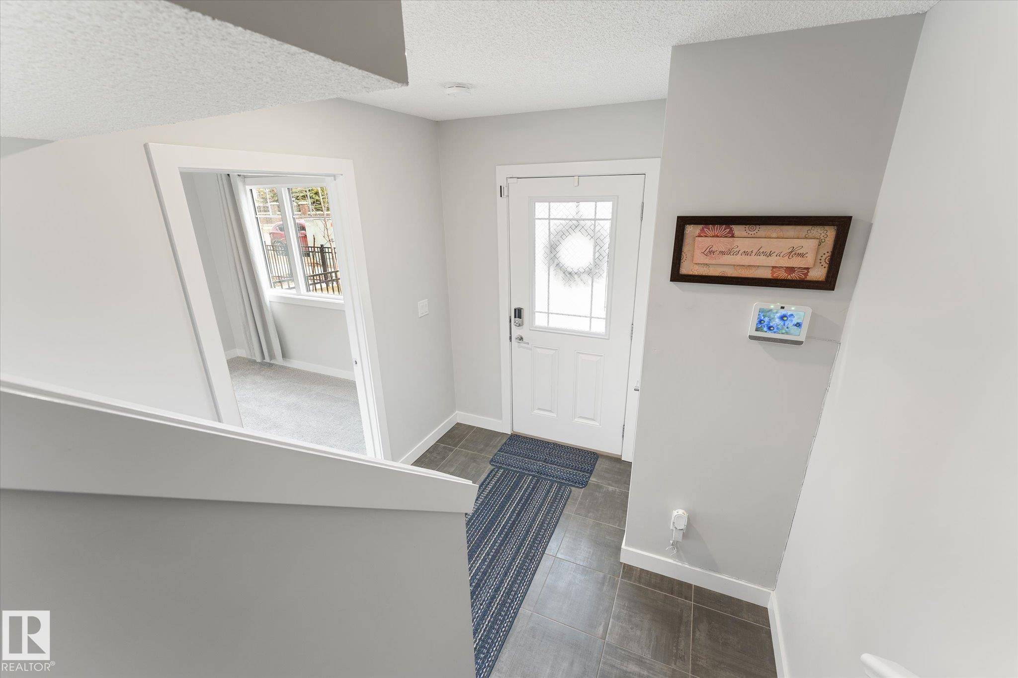 Edmonton, AB T6J 5V2,11381 12 AV NW