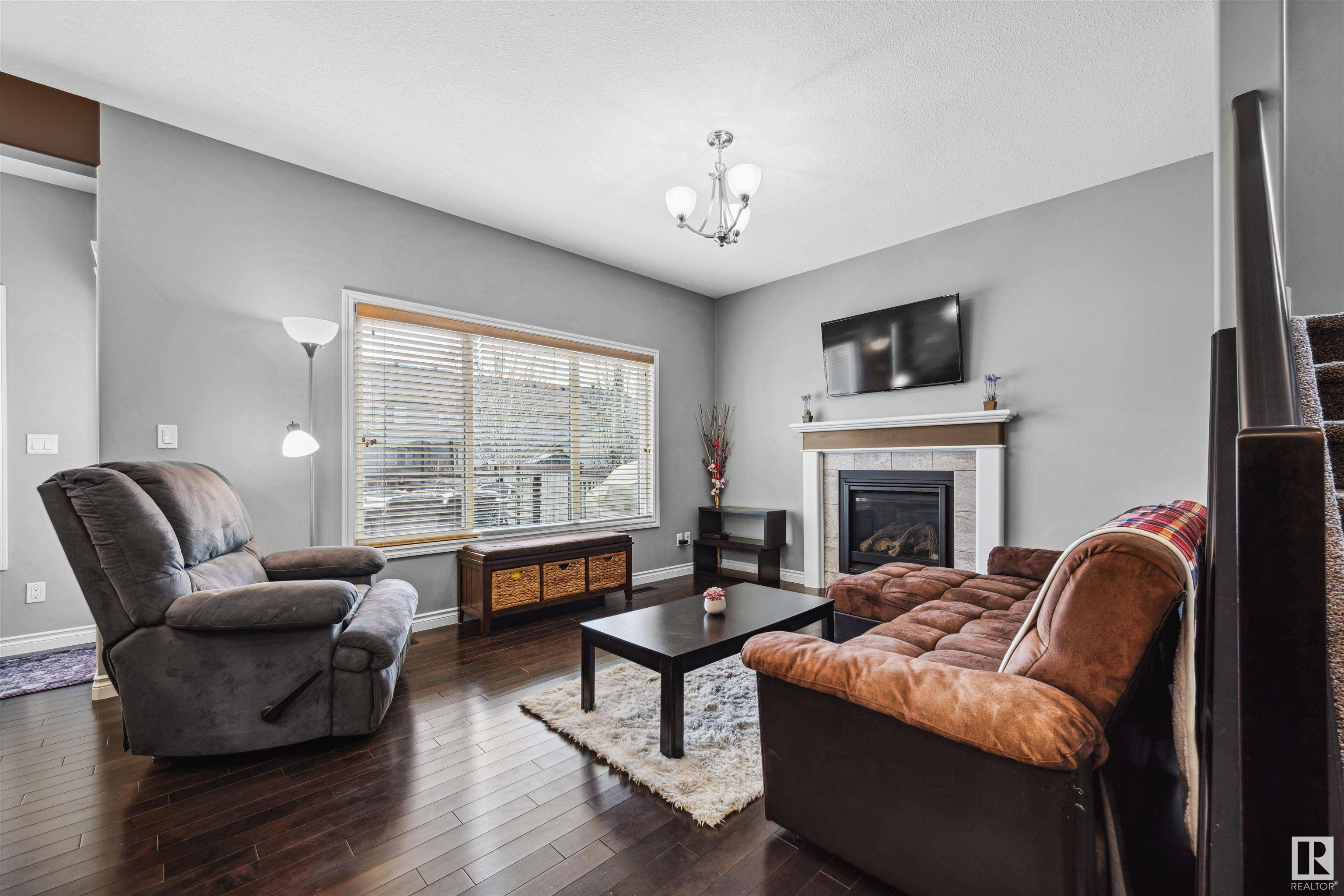 Edmonton, AB T6W 2R1,3727 KIDD CR SW