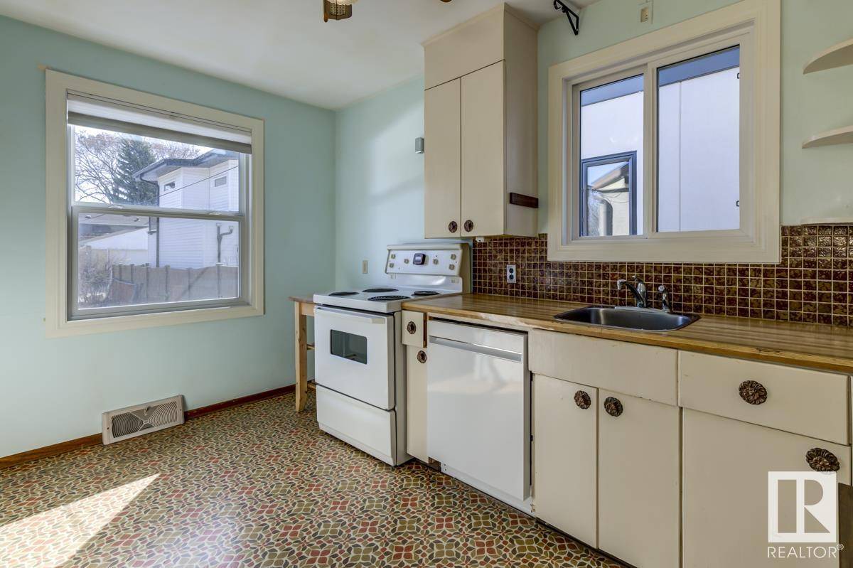 Edmonton, AB T6C 3H7,9277 87 ST NW