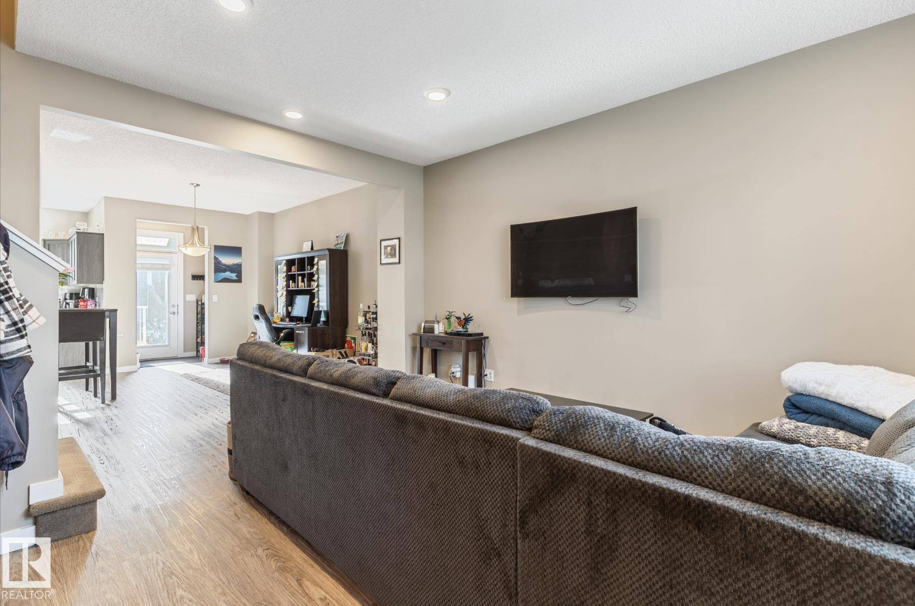 Edmonton, AB T5T 7C9,6068 Rosenthal Way NW