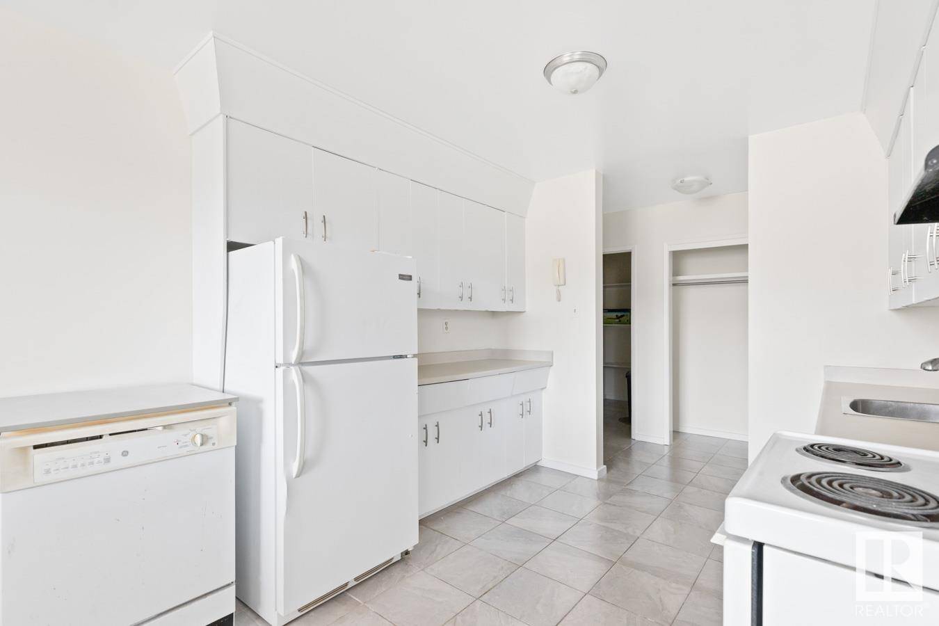 Edmonton, AB T6A 3M2,10118 82 ST NW