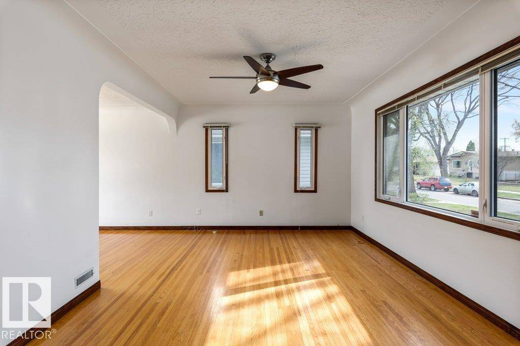 Edmonton, AB T6L 1Z2,11251 52 ST NW