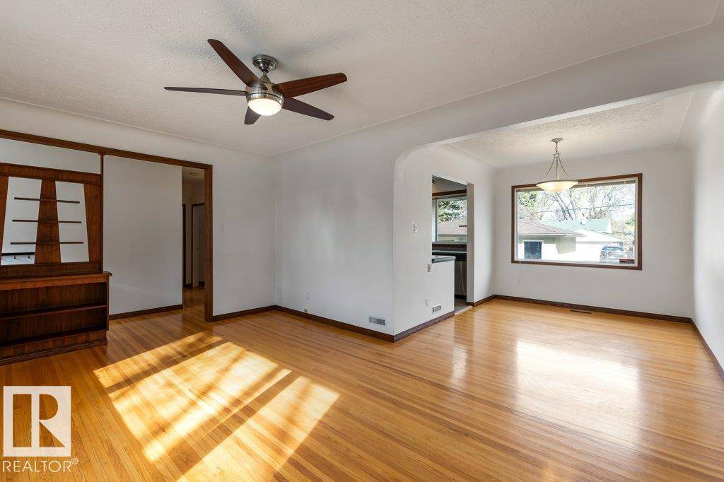 Edmonton, AB T6L 1Z2,11251 52 ST NW