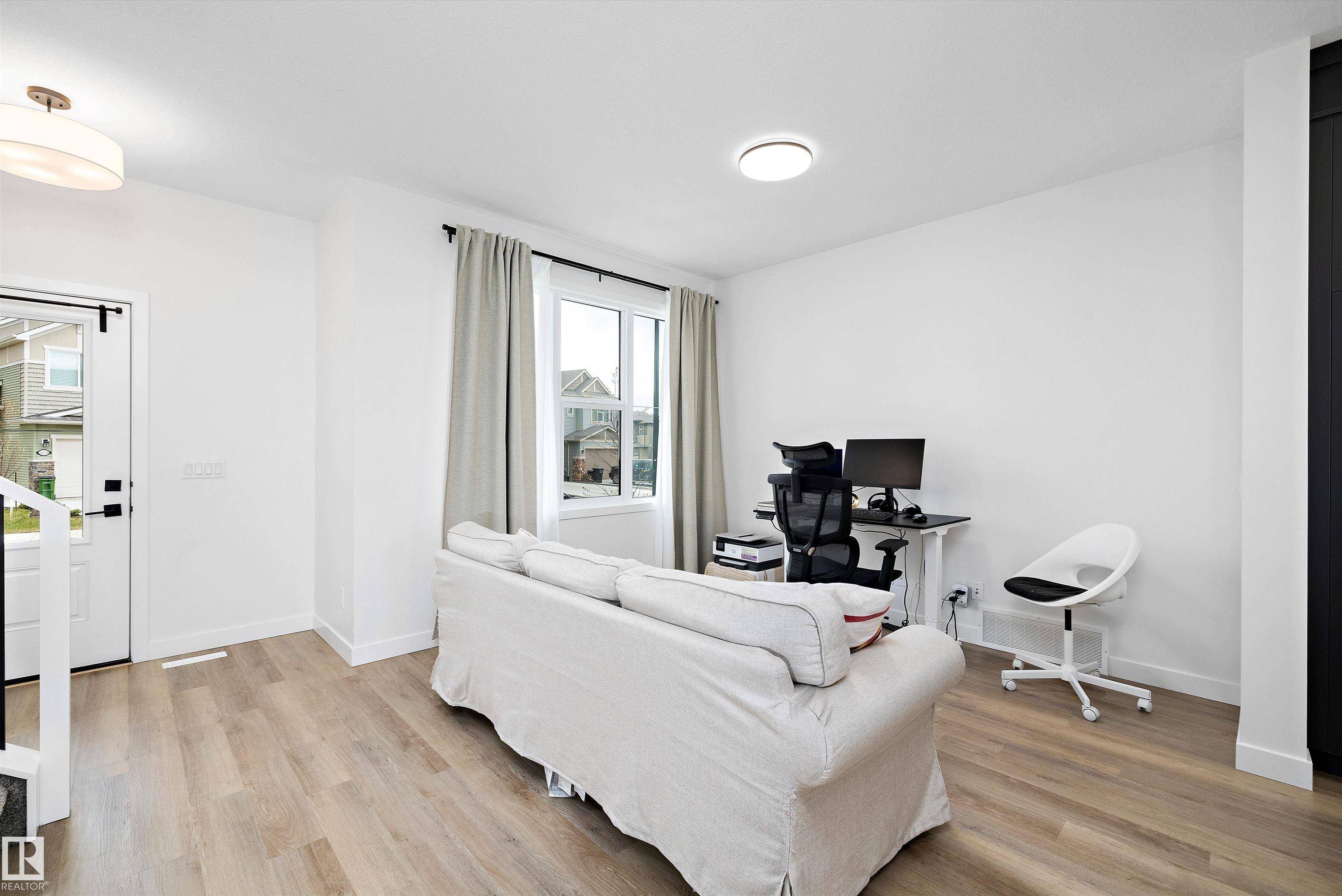 Edmonton, AB T5T 0W2,1439 GOODSPEED LN NW