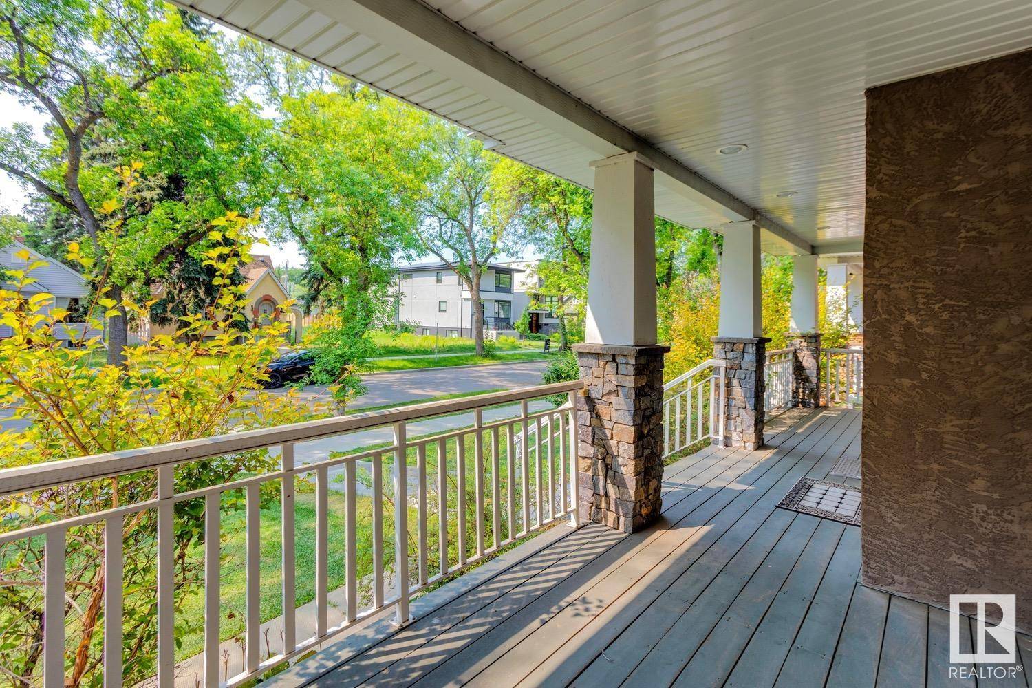 Edmonton, AB T6G 0R3,11026 80 AV NW