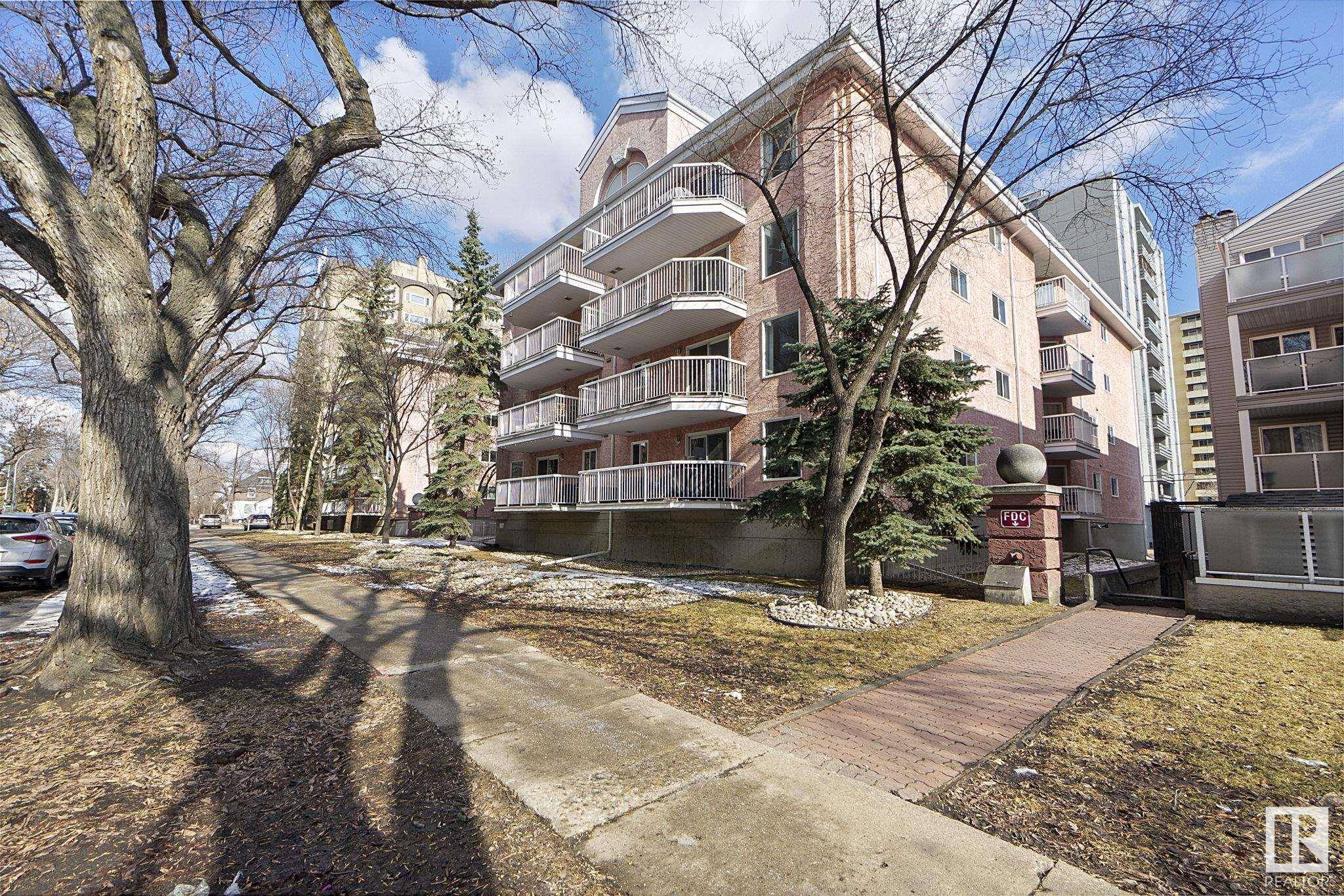 Edmonton, AB T5K 1X5,#104 10153 117 ST NW