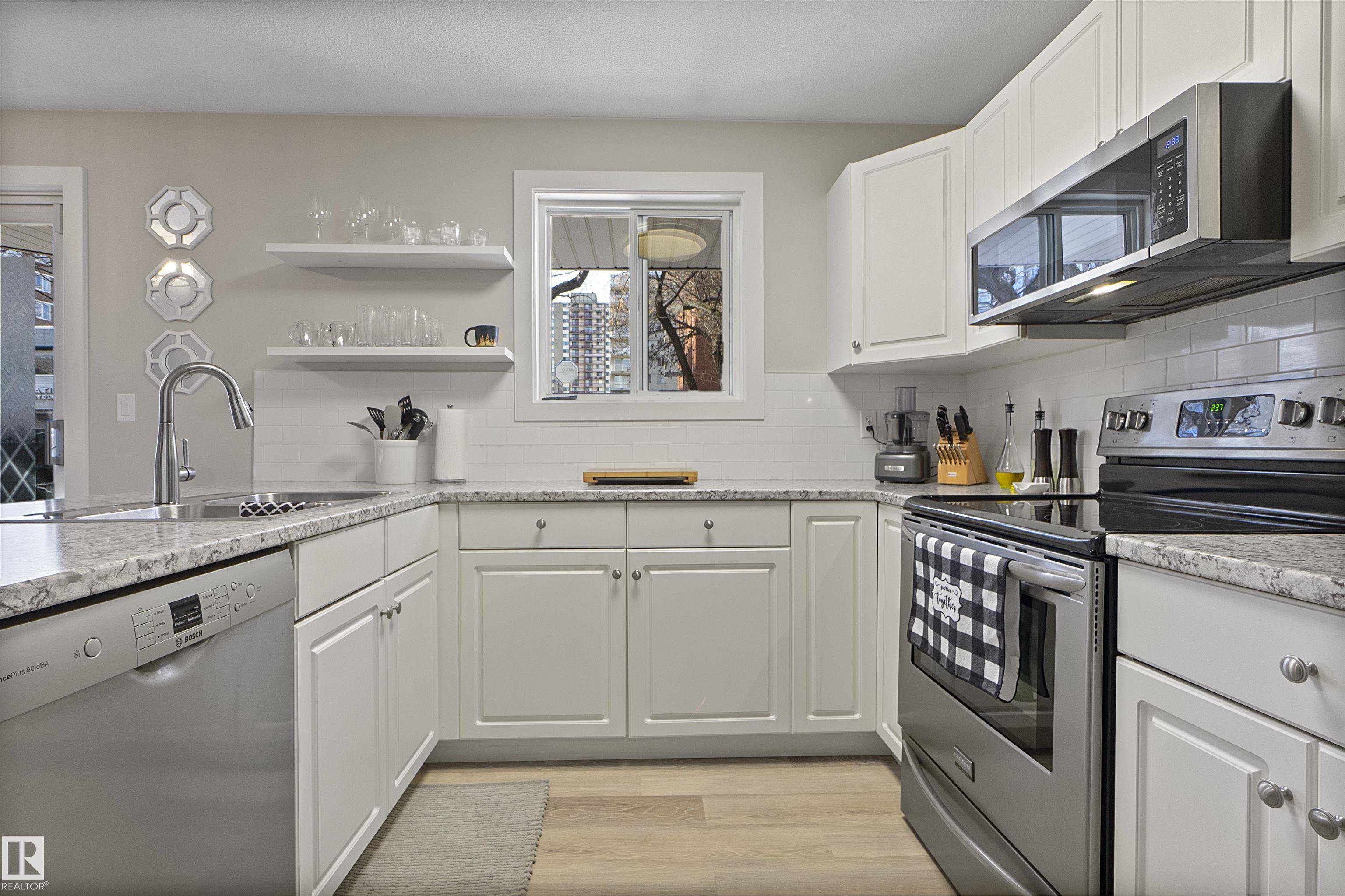 Edmonton, AB T5K 1X5,#104 10153 117 ST NW