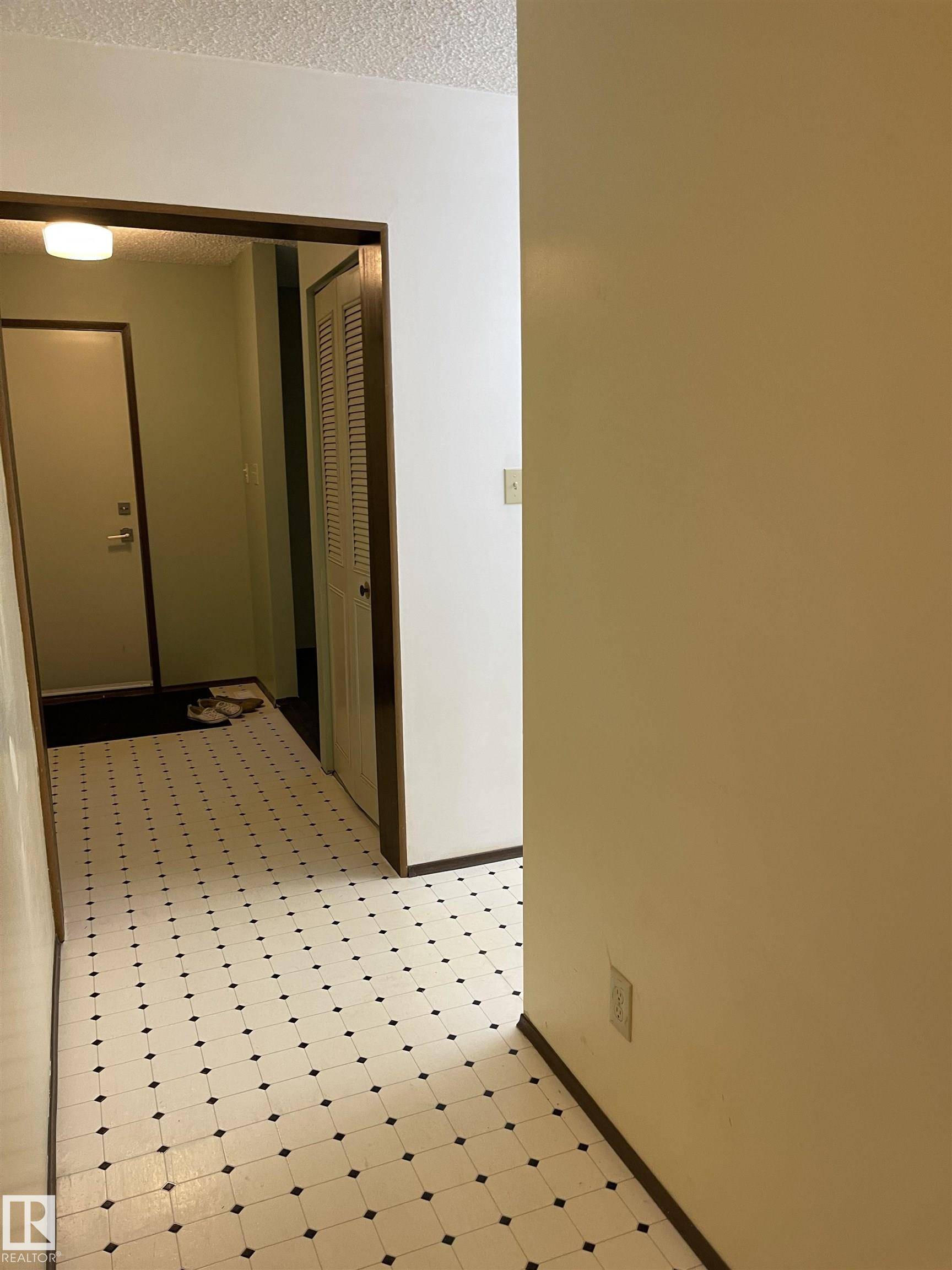 Vegreville, AB T9C 1J7,5721 56 ST