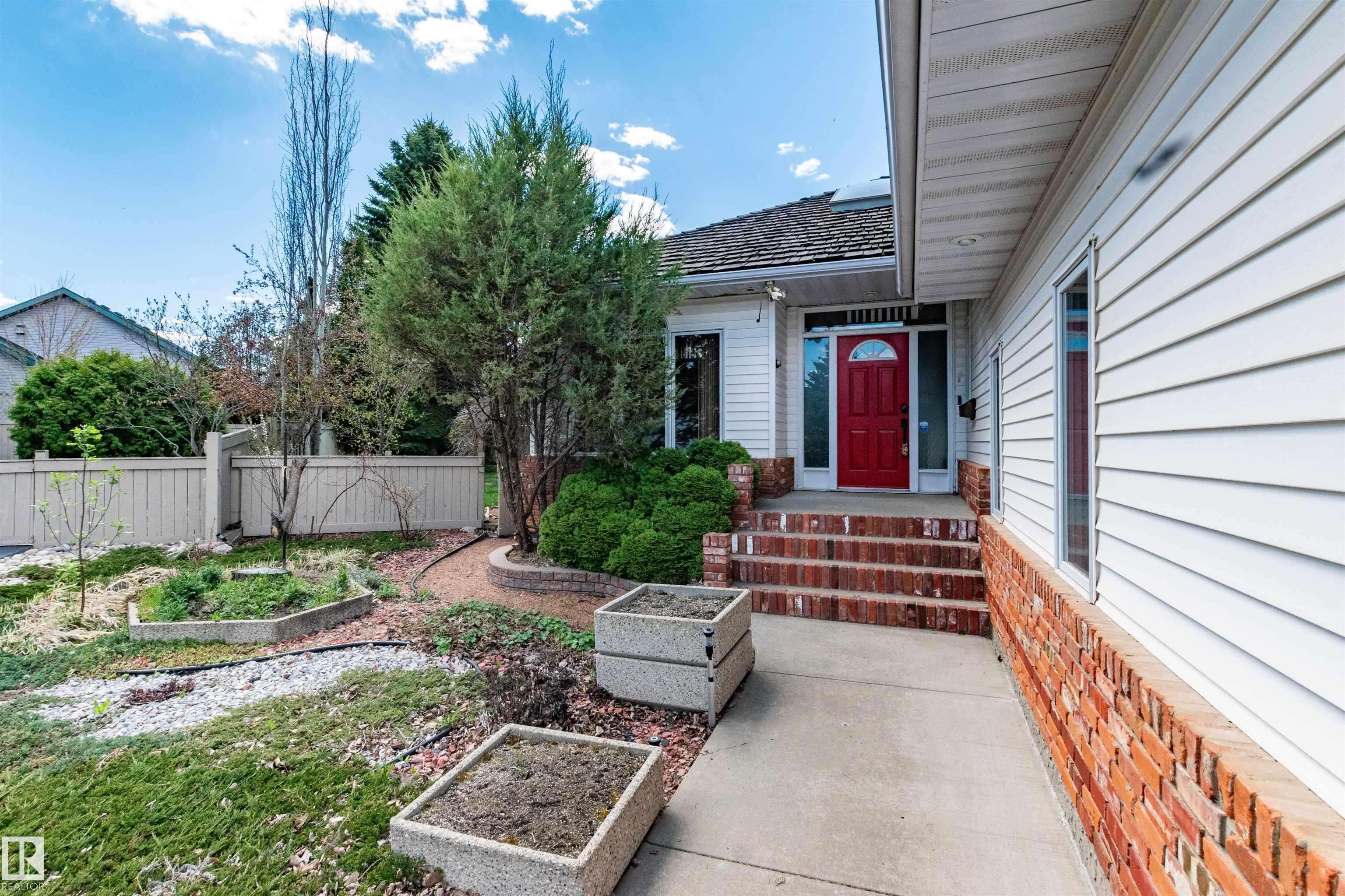 Sherwood Park, AB T8A 5N1,485 REGENCY DR