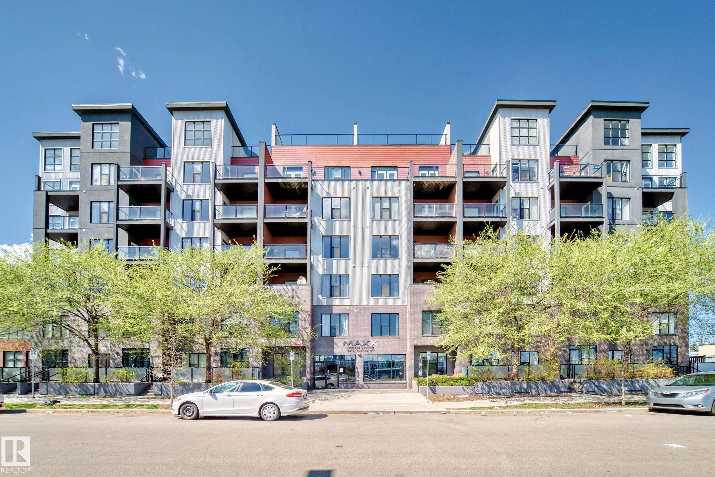 Edmonton, AB T5H 3H5,#413 10518 113 ST NW