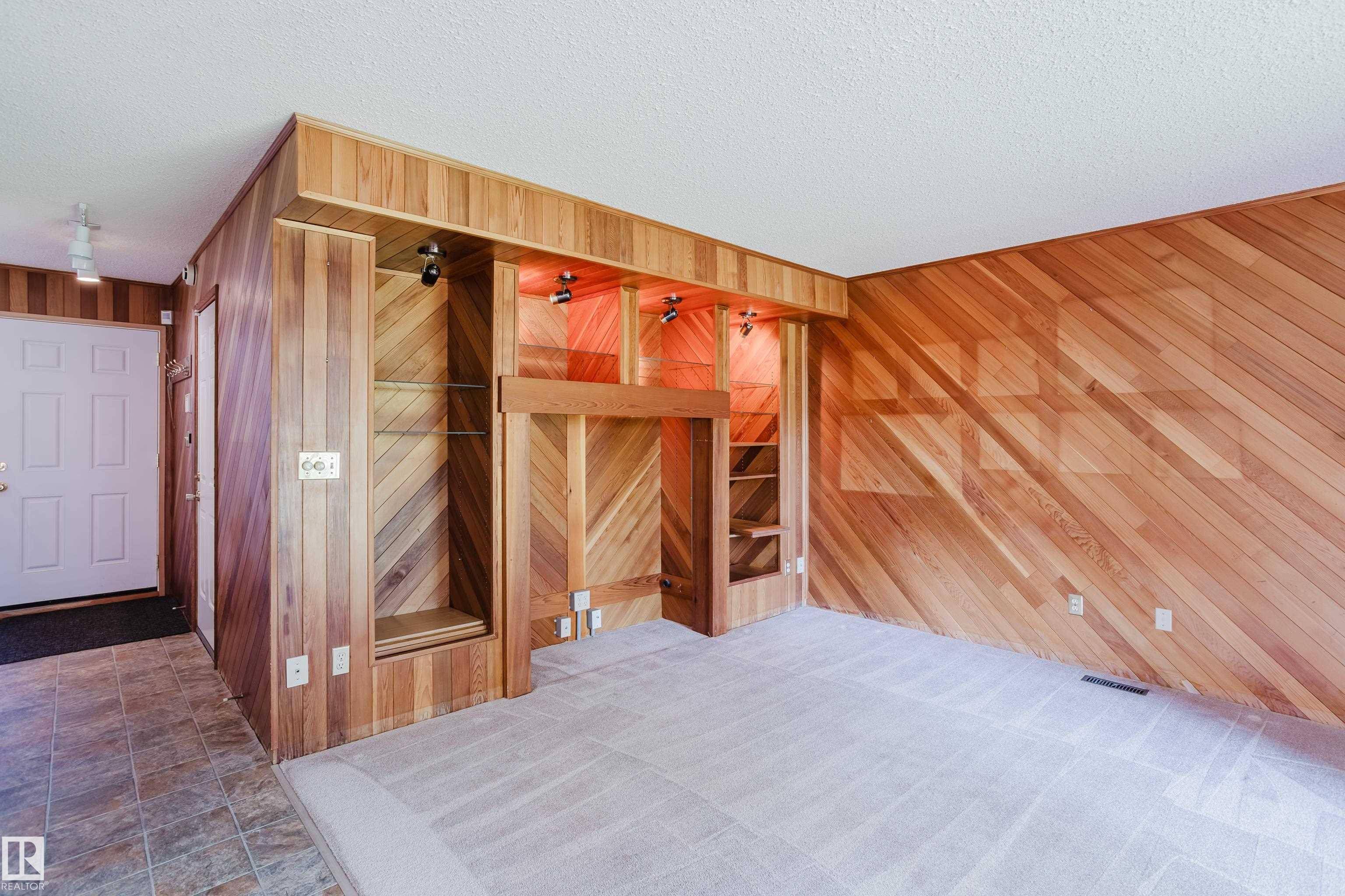 Edmonton, AB T5Y 1S2,14155 26 ST NW