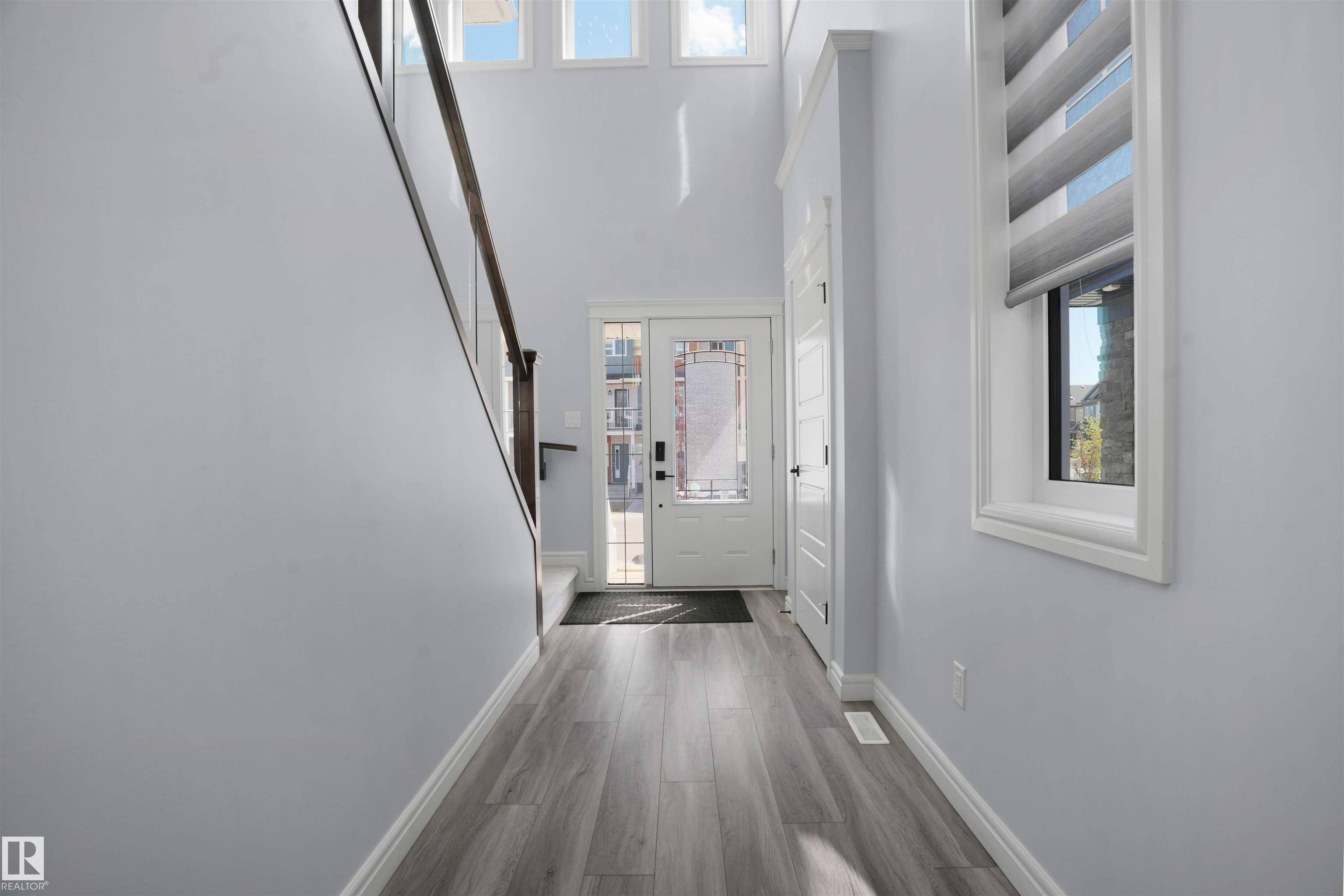 Edmonton, AB T6W 3V4,17252 9 AV SW