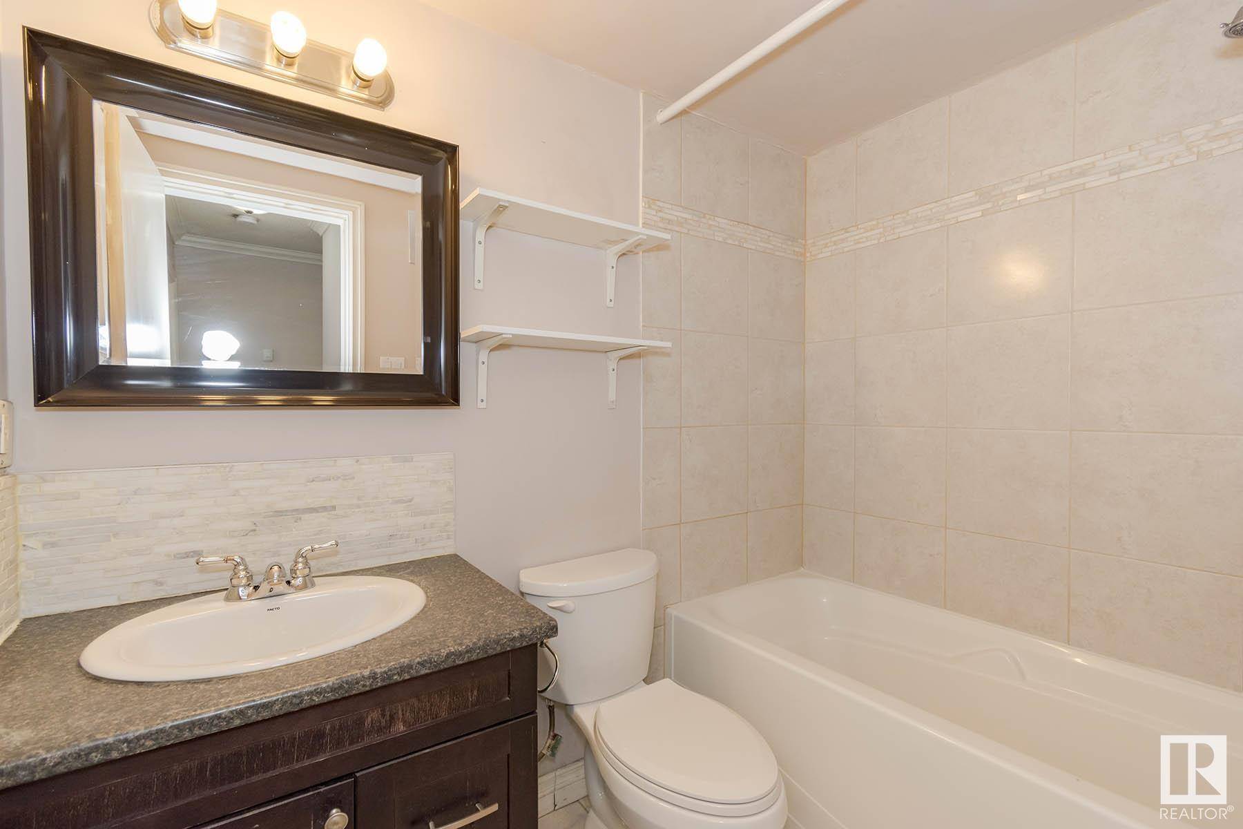 Edmonton, AB T6E 1Y2,#104 10735 81 AV NW