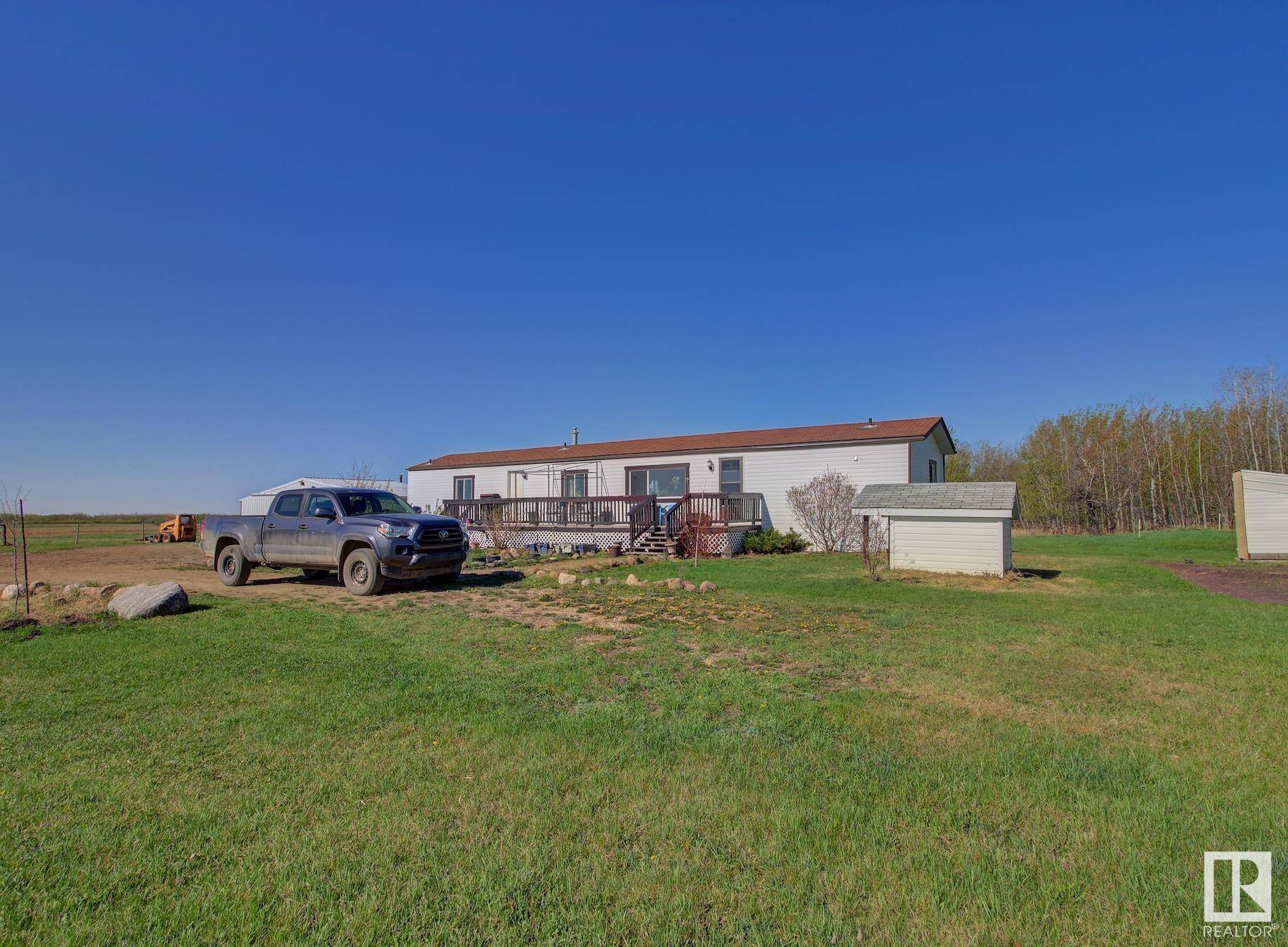 Rural Lamont County, AB T0B 0W0,534034 RR 182 NW
