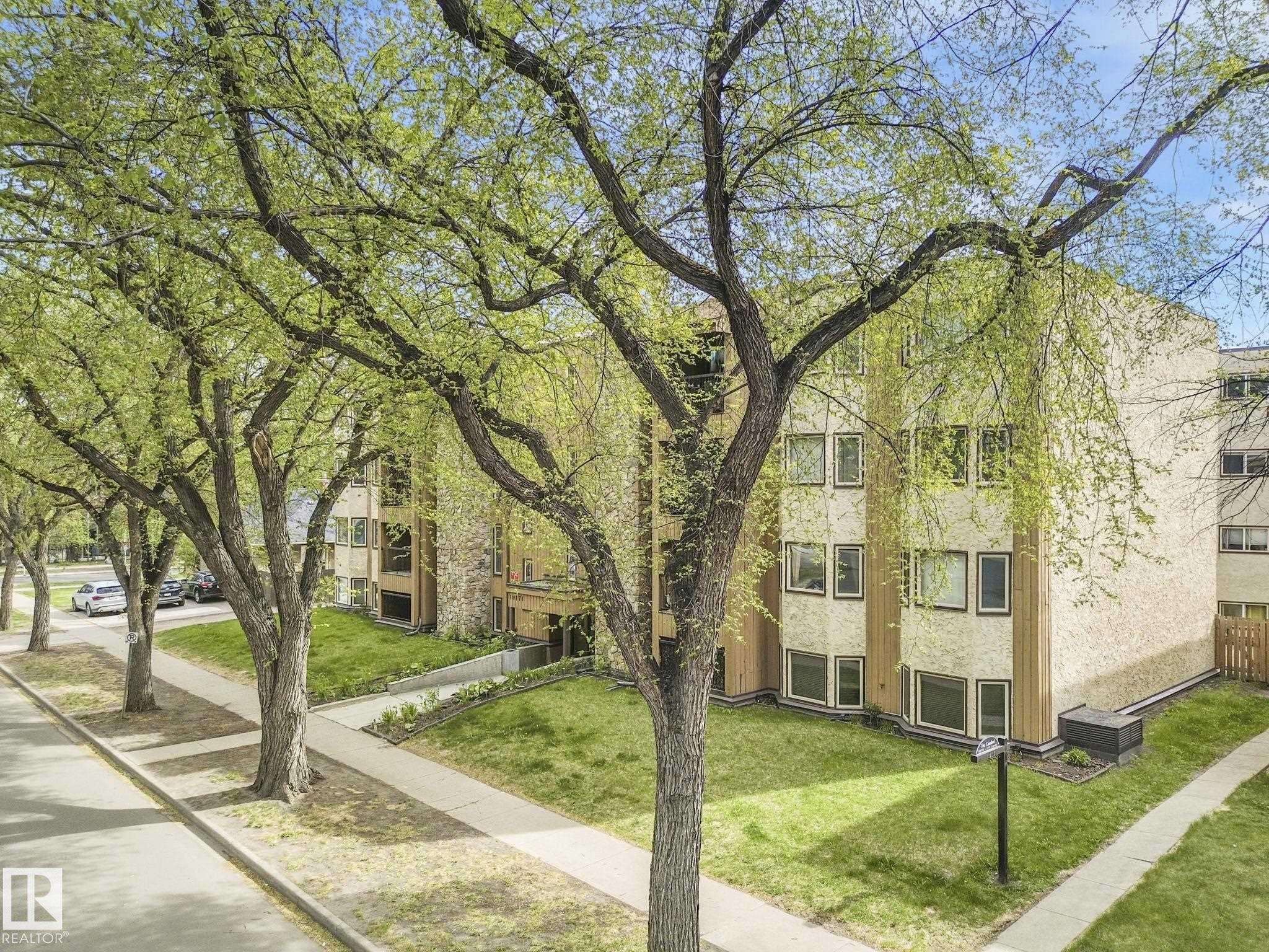 Edmonton, AB T5K 1Z1,#202 10171 119 ST NW
