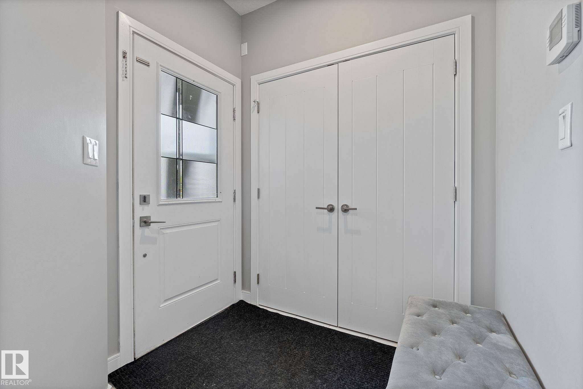 Edmonton, AB T6W 3R4,8576 CUSHING PL SW SW