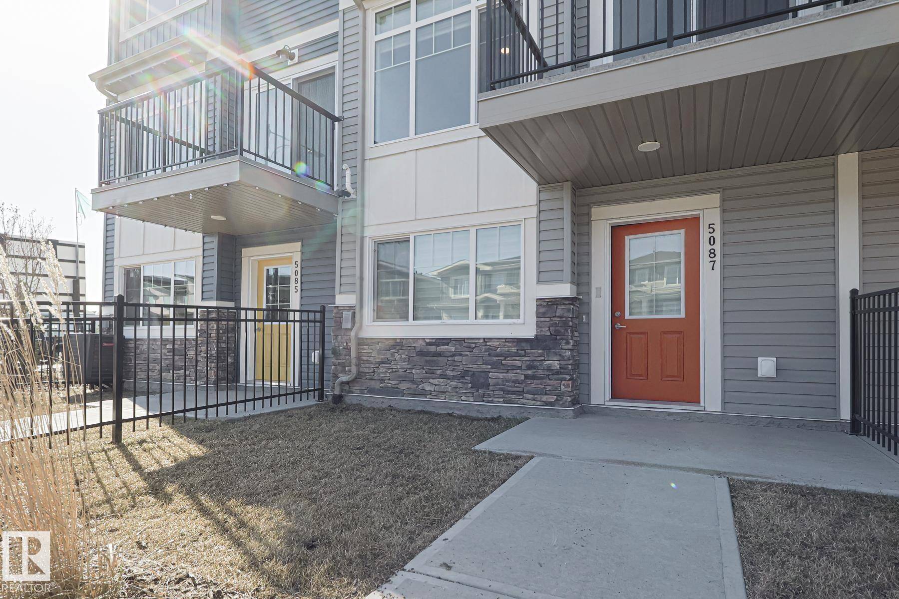 Edmonton, AB T6W 5A7,5087 CHAPPELLE RD SW