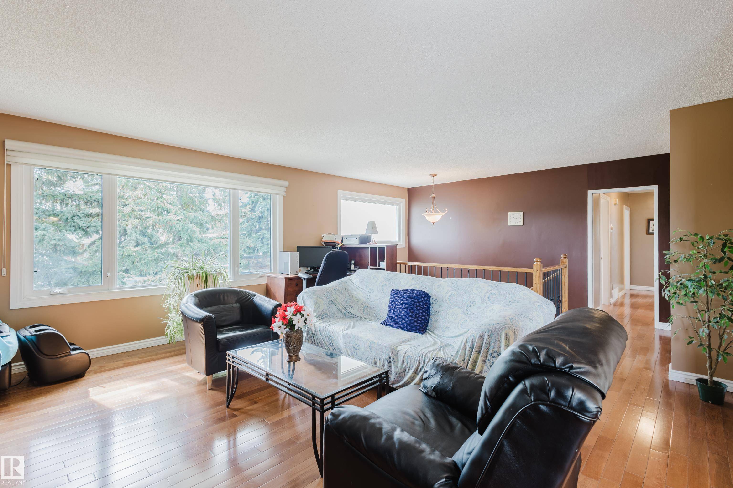 Edmonton, AB T6H 3G5,4608 111A ST NW