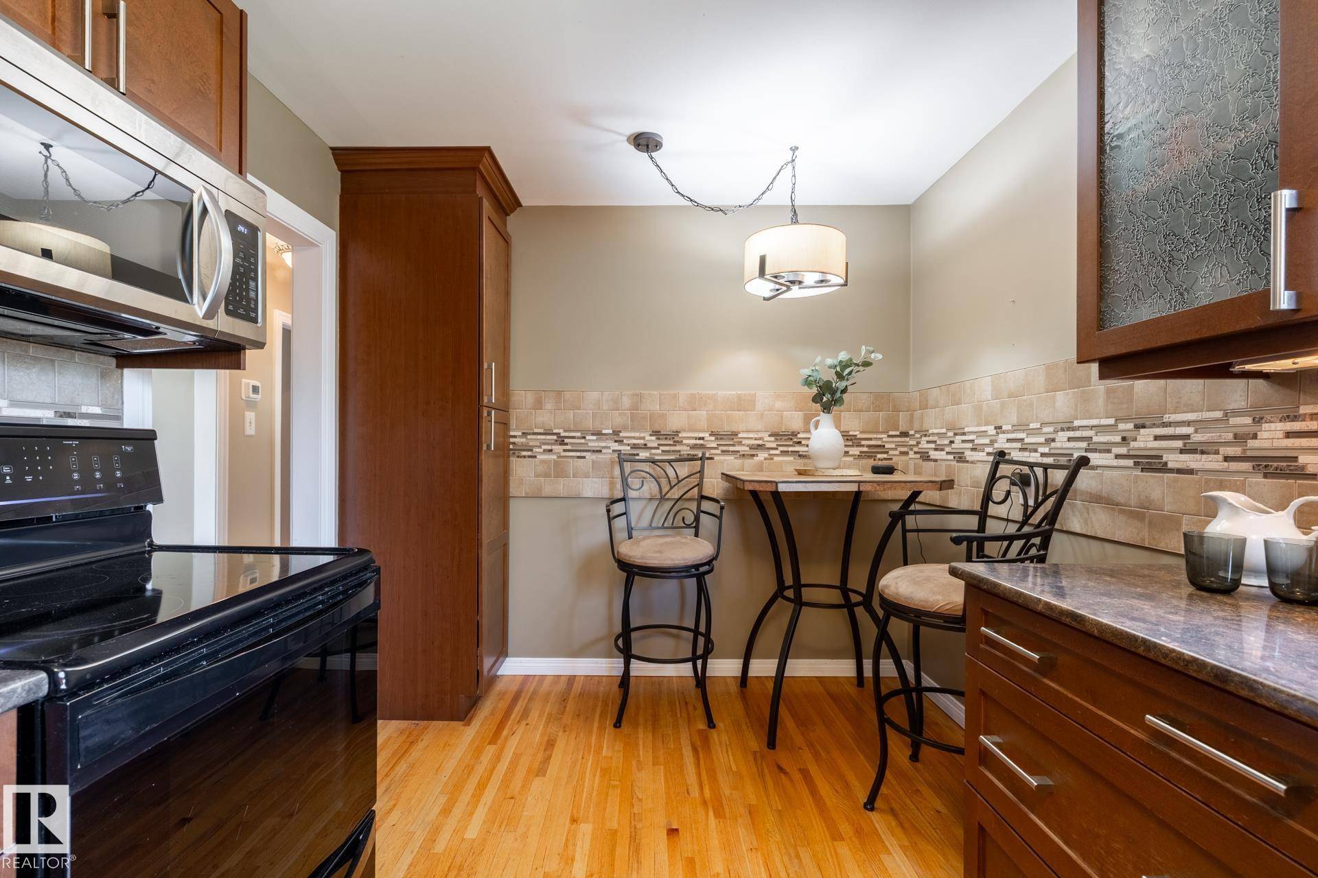 Edmonton, AB T5W 2J9,12121 39 ST NW