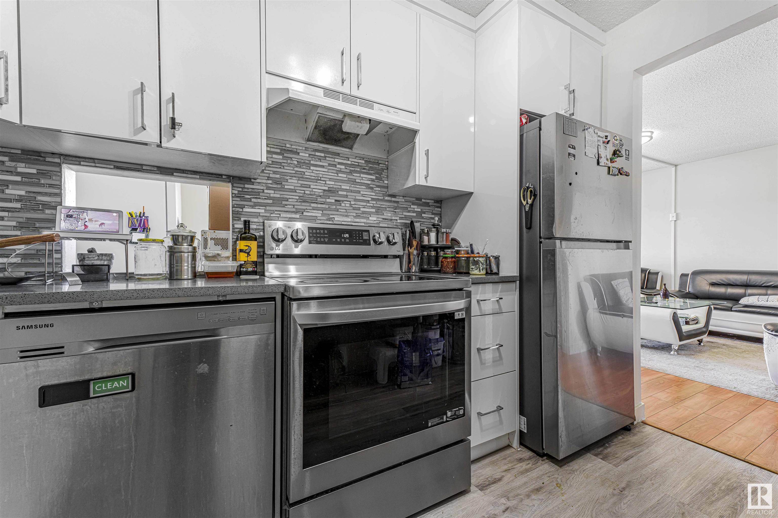 Edmonton, AB T6K 2P9,#5 3855 76 ST NW