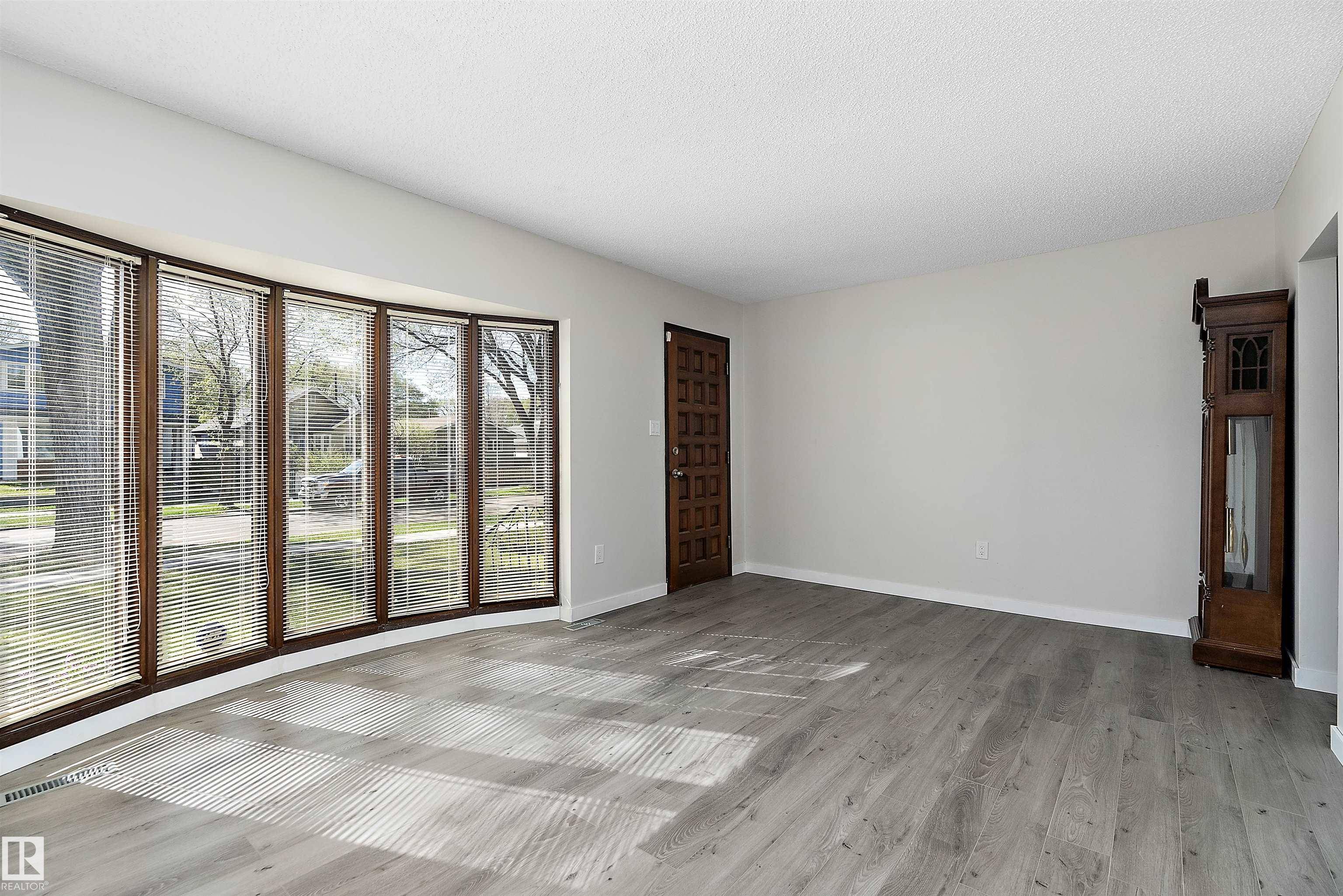 Edmonton, AB T5W 4C9,12027 62 ST NW