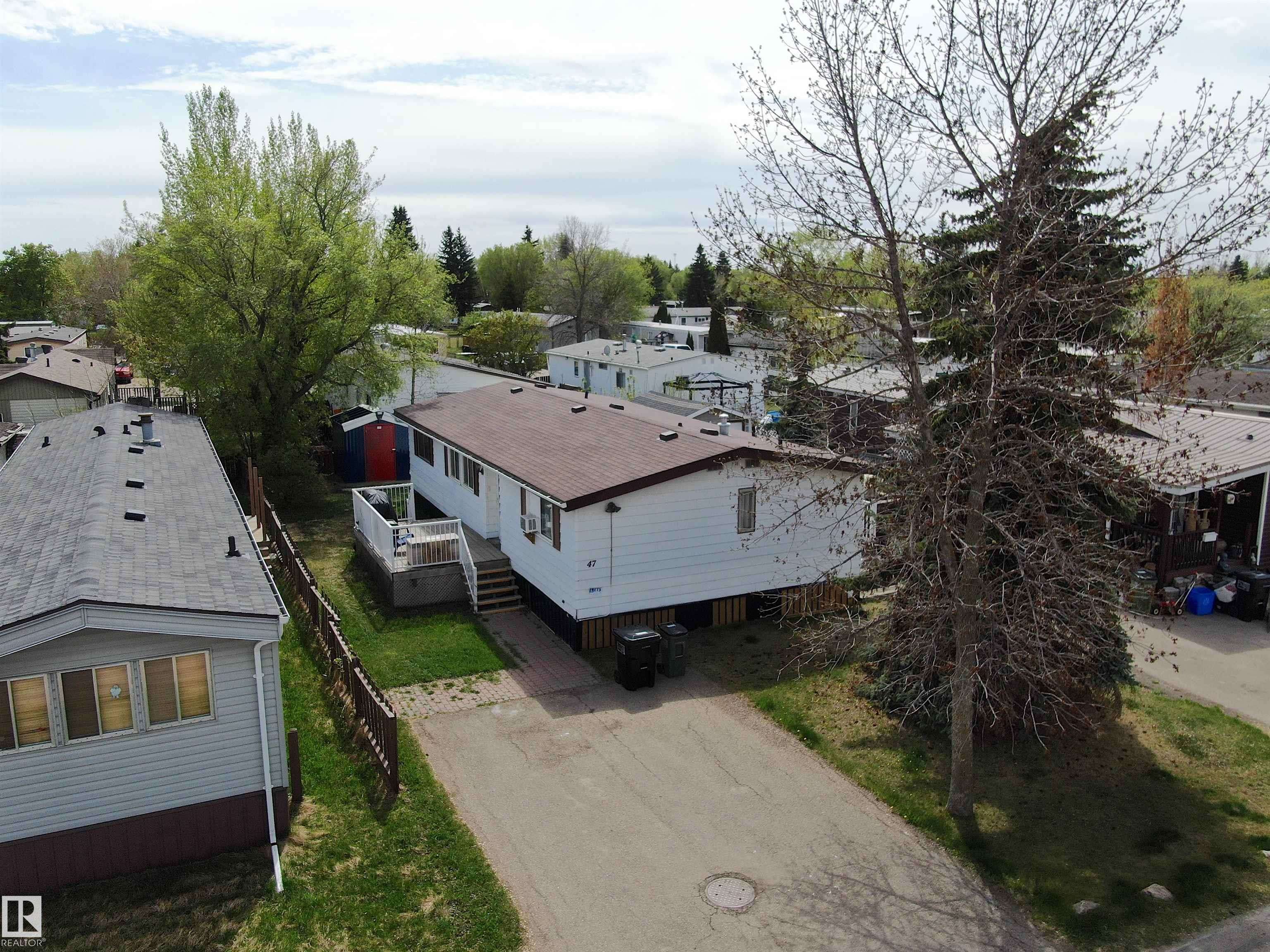 Edmonton, AB T6P 1G4,47 Ridgeway DR NW