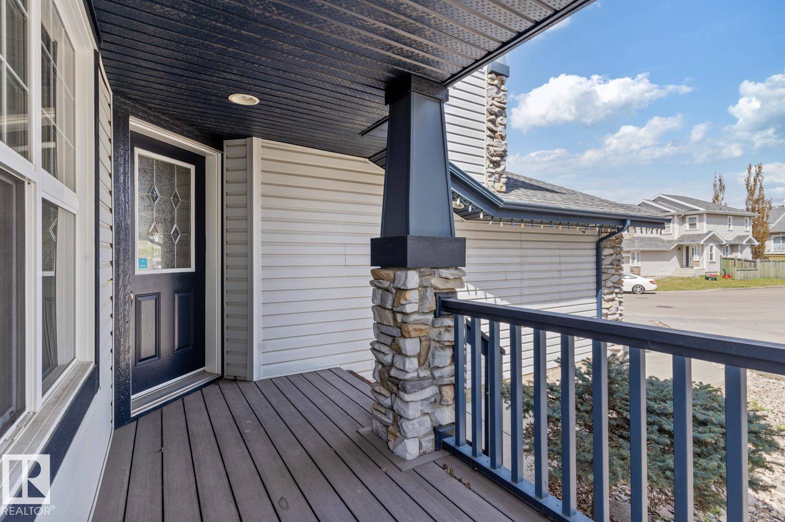 Edmonton, AB T6R 3P7,2553 Hanna Crescent NW