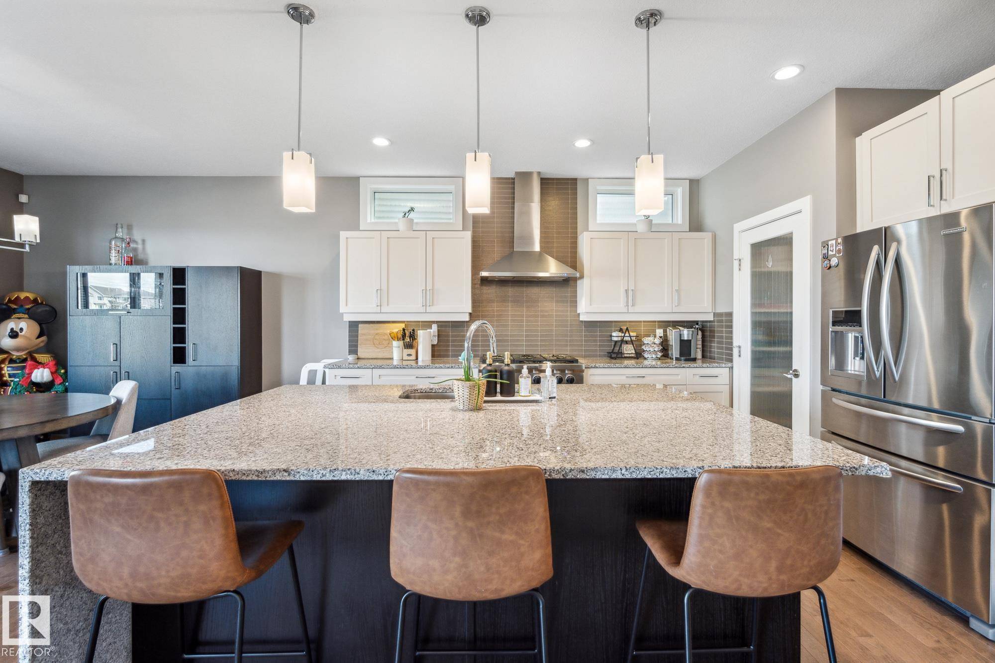 Edmonton, AB T6W 2H4,2135 GLENRIDDING WY SW