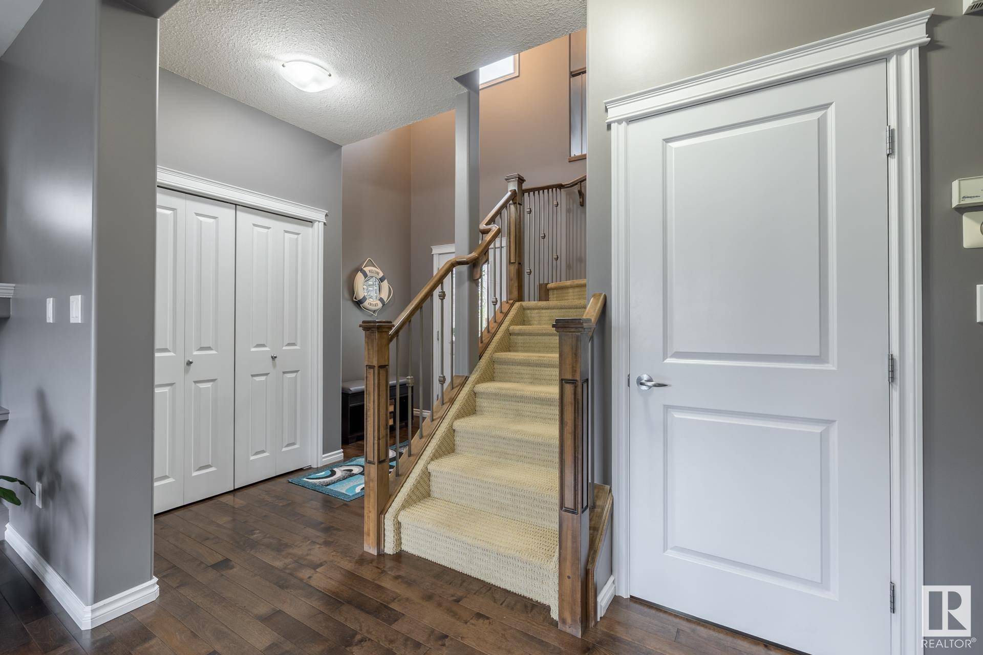 Edmonton, AB T6X 0L9,6720 19 Ave SW SW