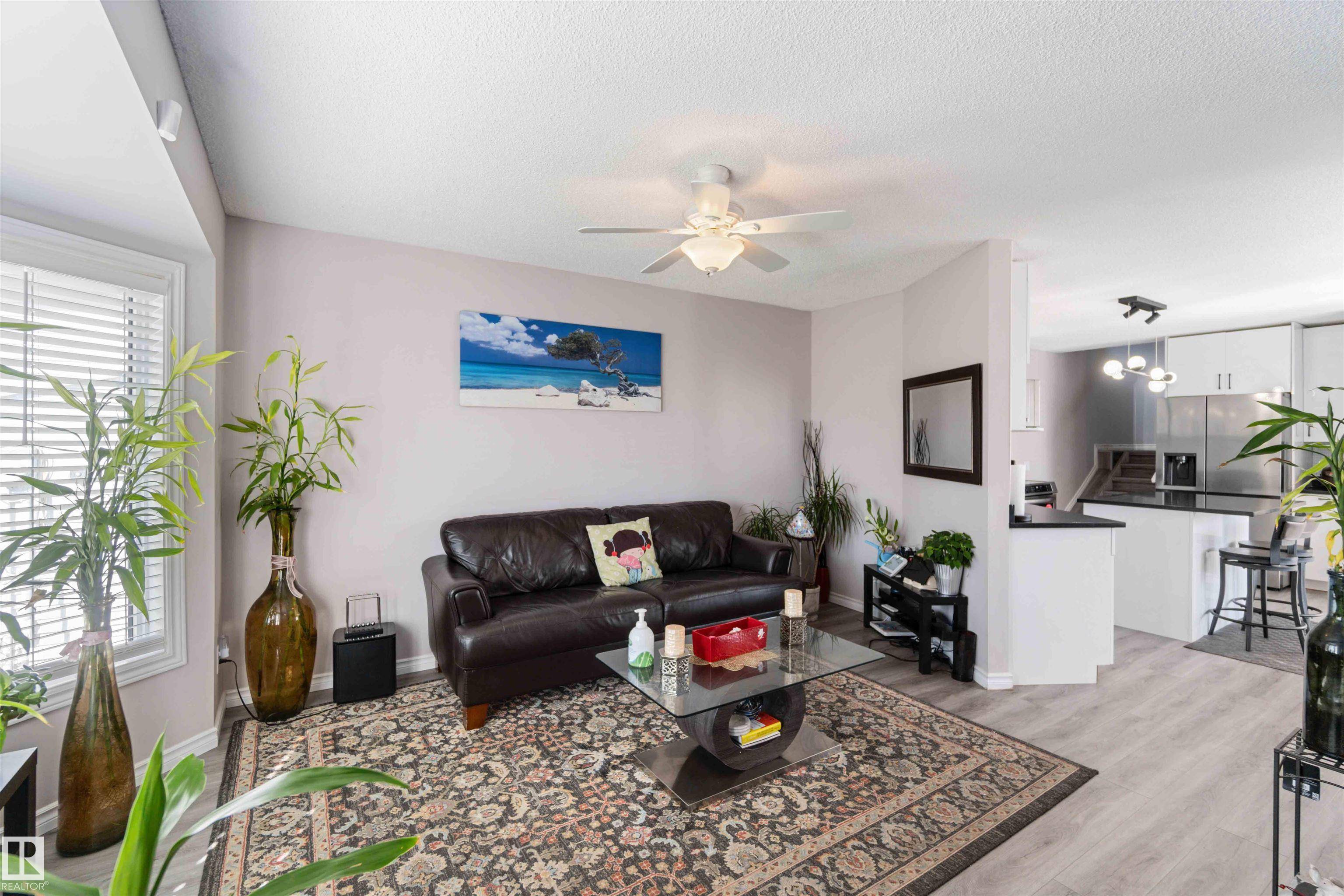 Edmonton, AB T5Z 2P8,8304 157 AV NW