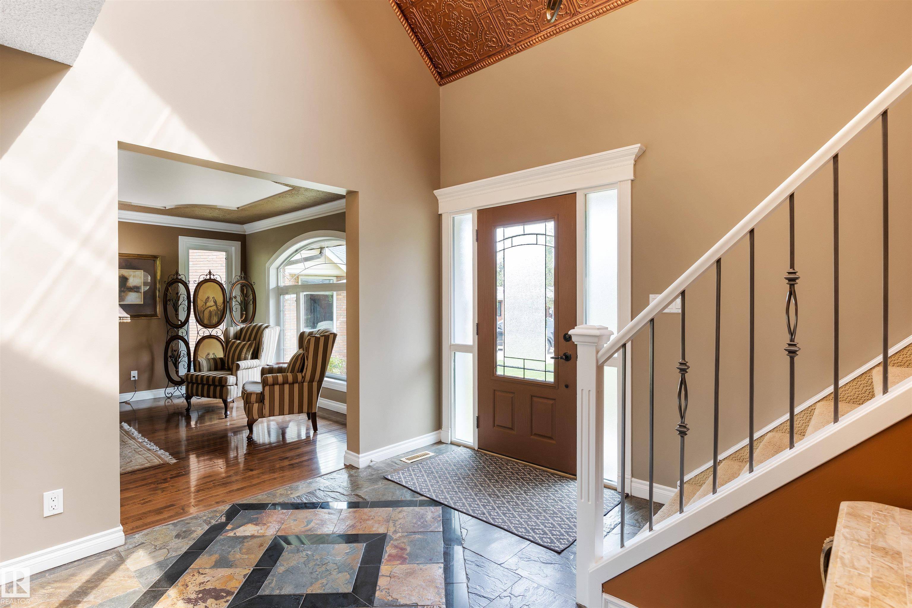 St. Albert, AB T8N 3B1,4 GREEN LEES PL