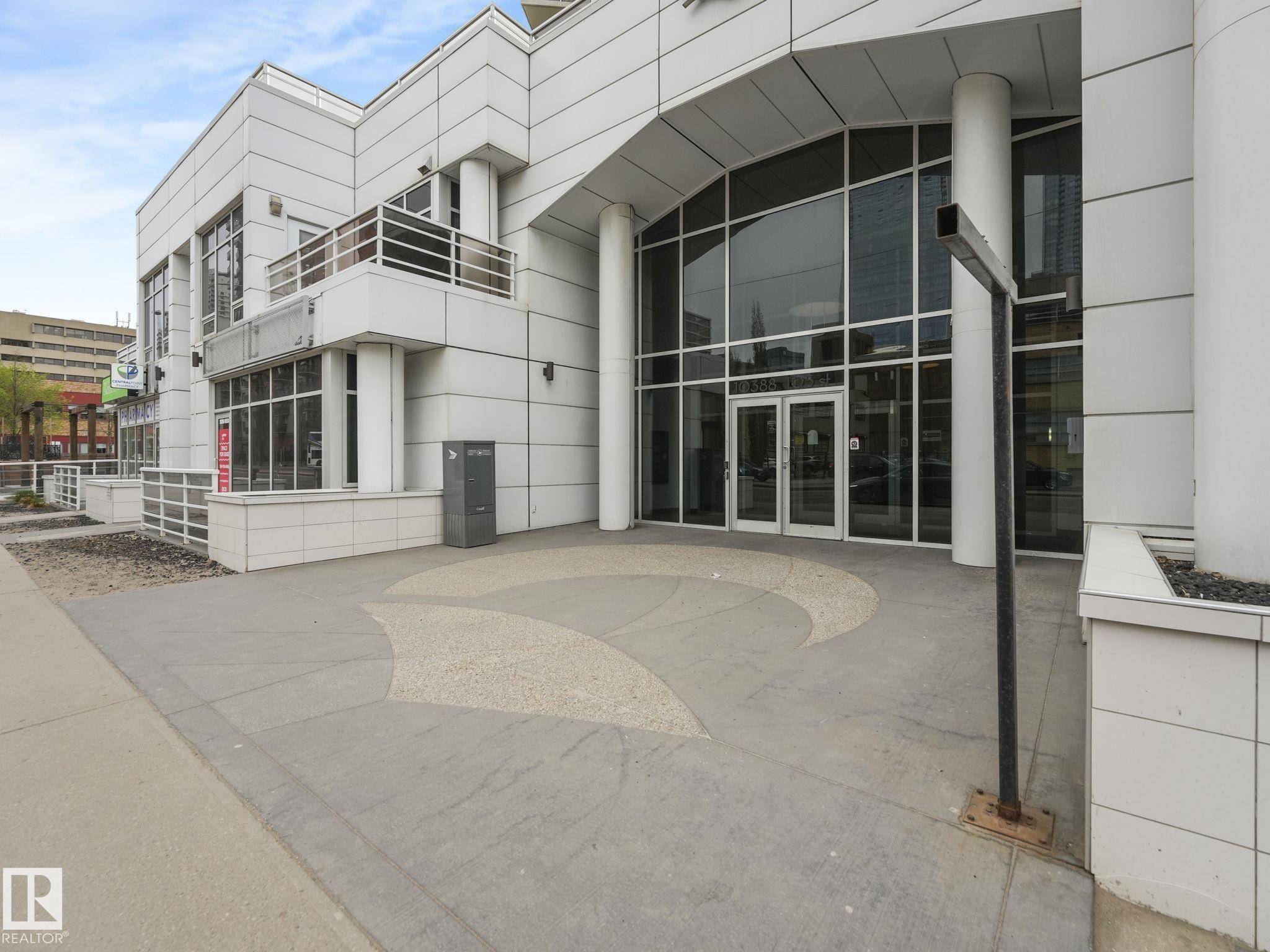 Edmonton, AB T5J 0C2,#801 10388 105 ST NW