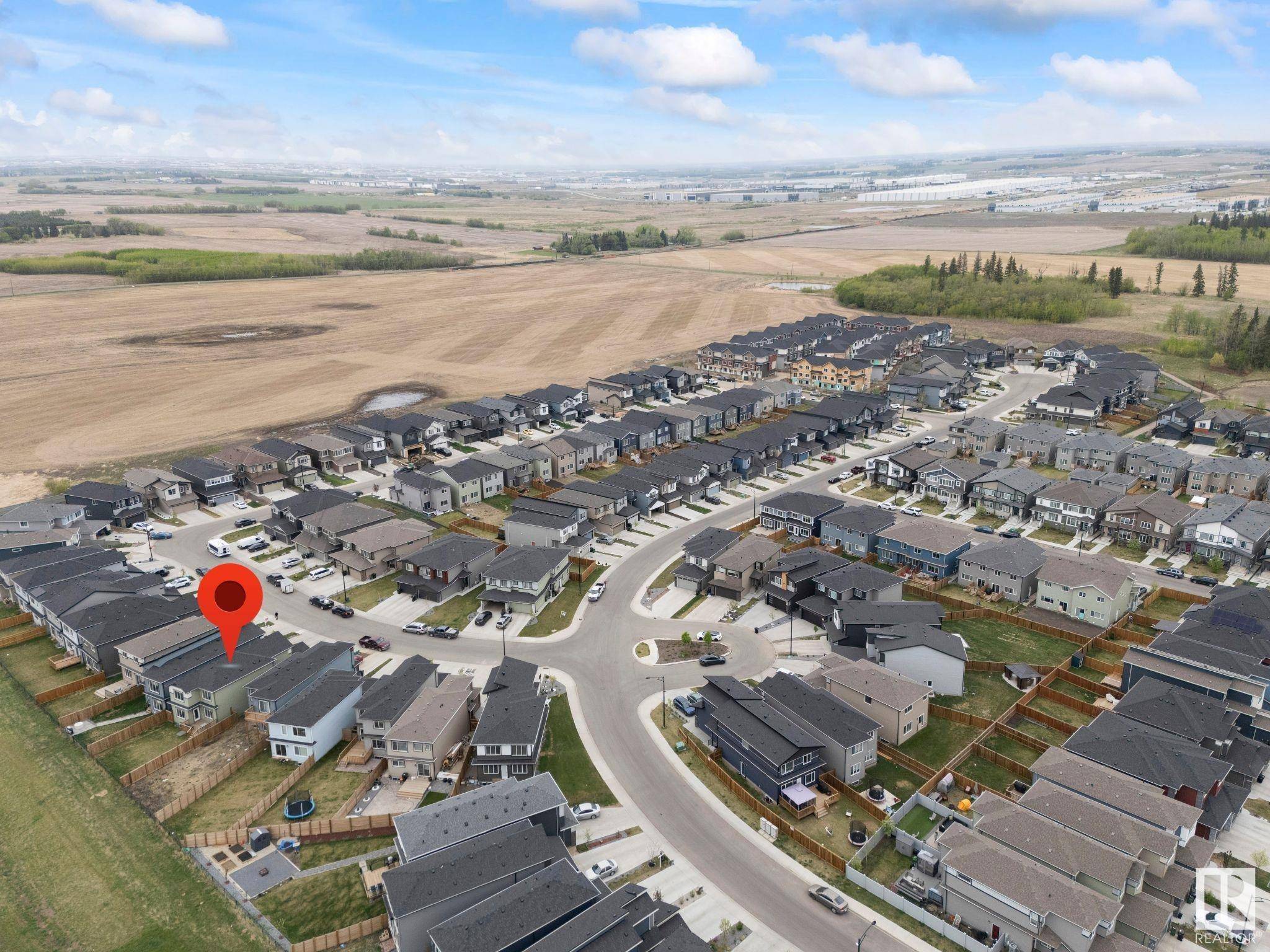 Edmonton, AB T6X 2Z4,9413 PEAR CR SW