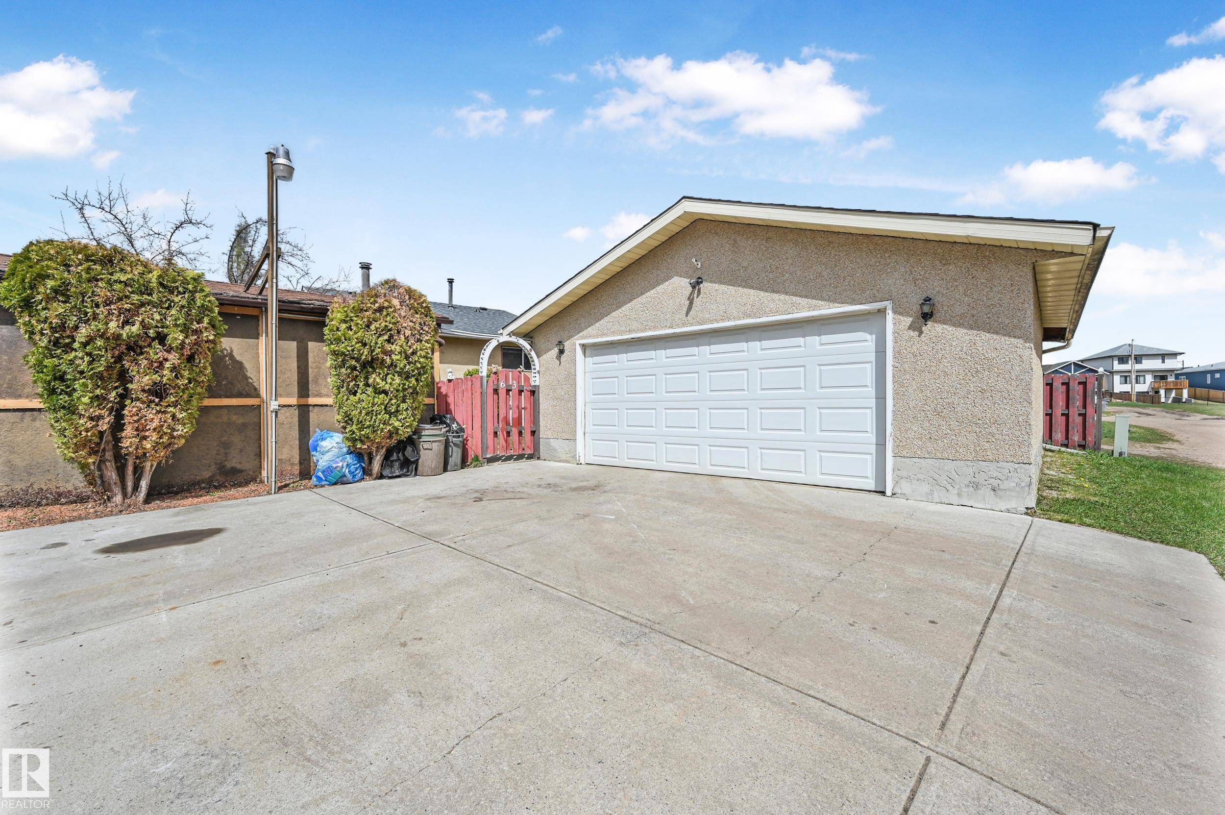 Gibbons, AB T0A 1N0,63 LUNNON DR