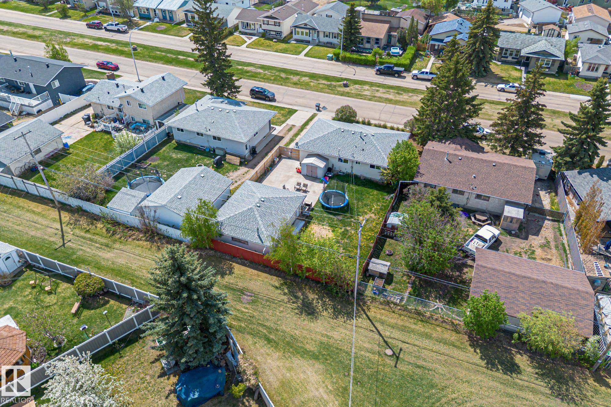 Gibbons, AB T0A 1N0,4920 44 AV