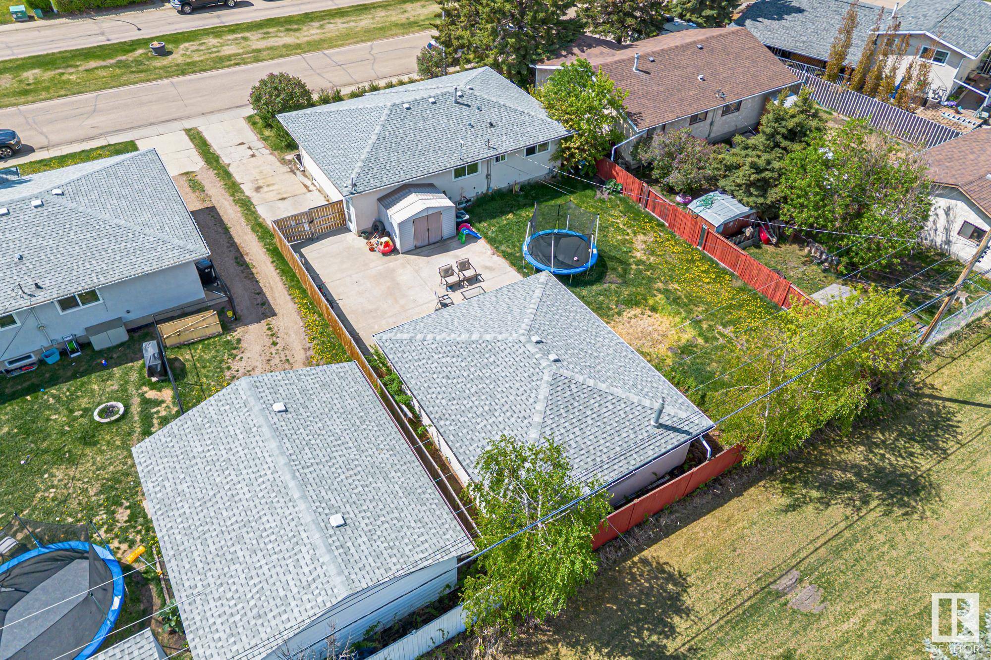 Gibbons, AB T0A 1N0,4920 44 AV