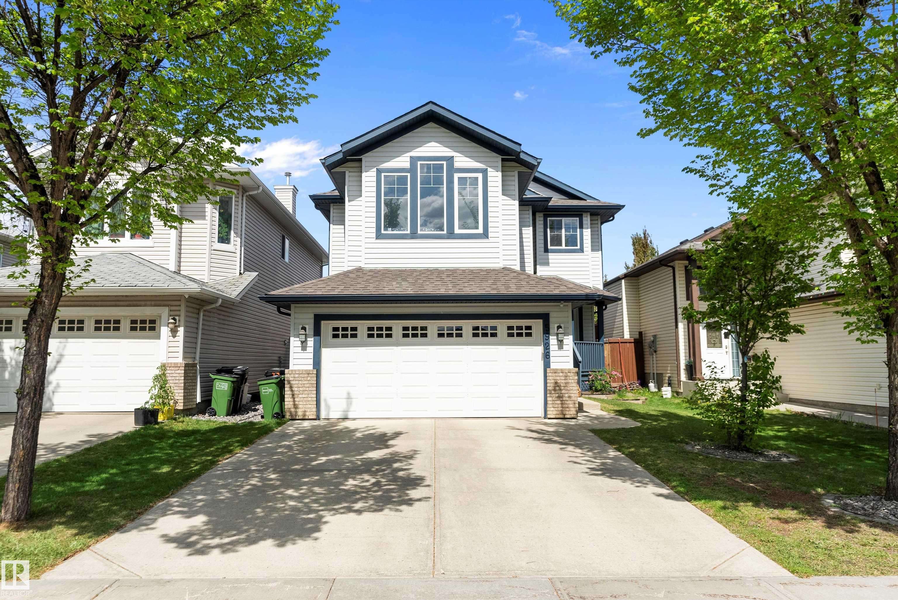 Edmonton, AB T5Y 0J1,5926 165 AV NW