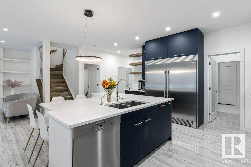 Edmonton, AB T5S 0L2,3384 CHICKADEE DR NW