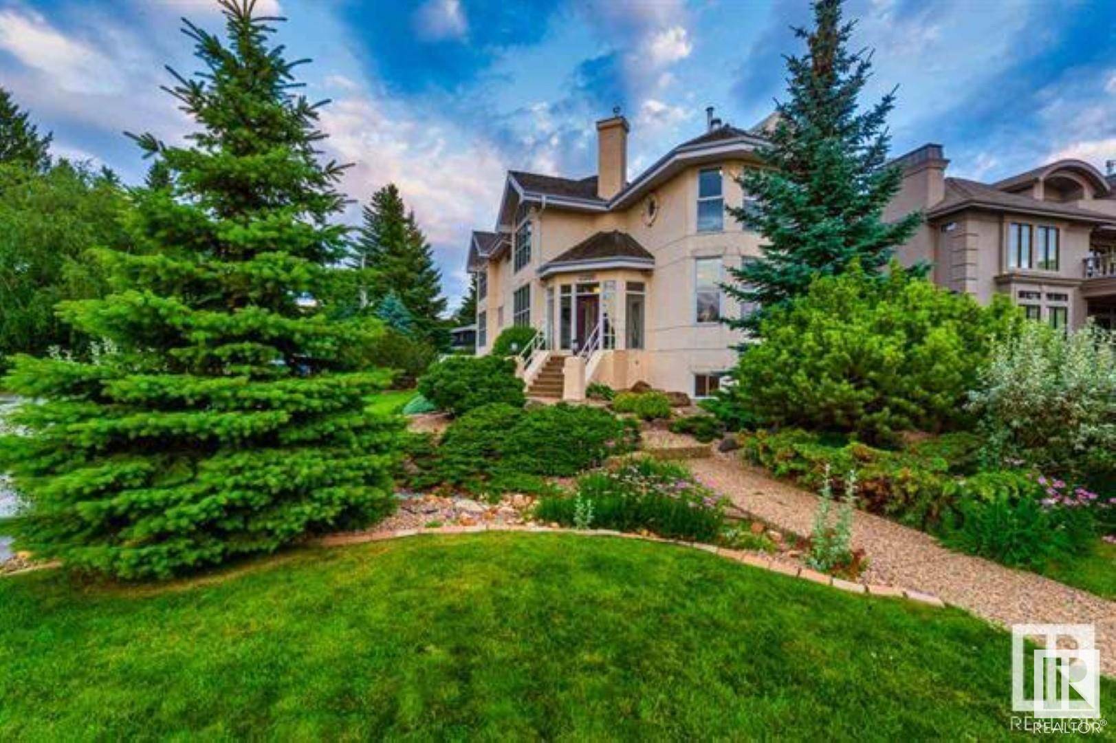 Edmonton, AB T6G 2B2,9045 Saskatchewan DR NW