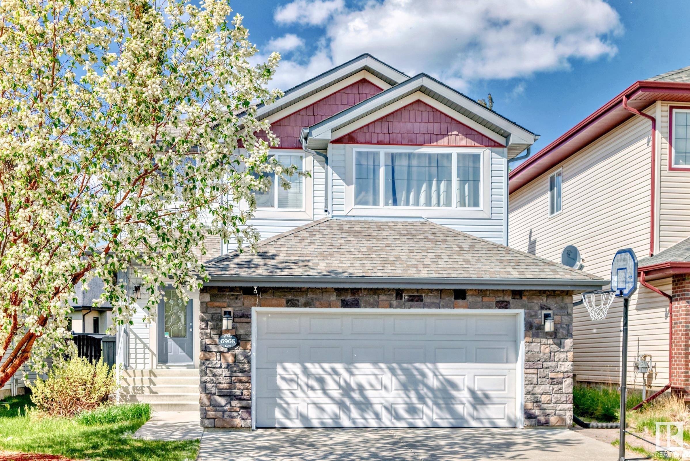 Edmonton, AB T6R 0J9,6965 STROM LN NW