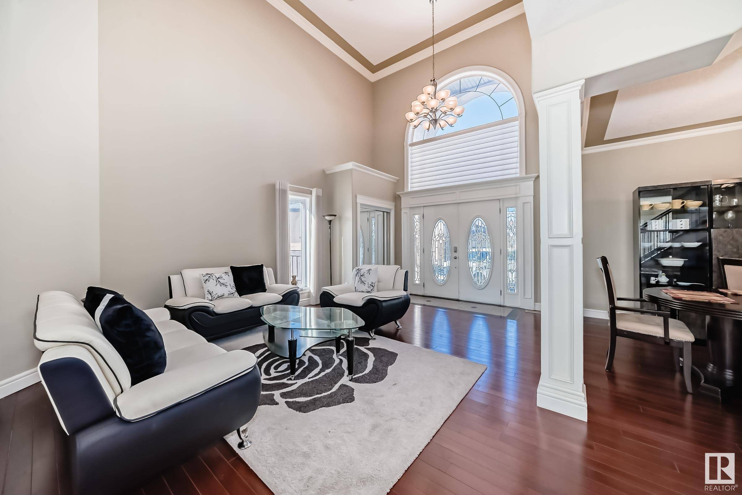 Edmonton, AB T5A 3V4,16104 136 ST NW