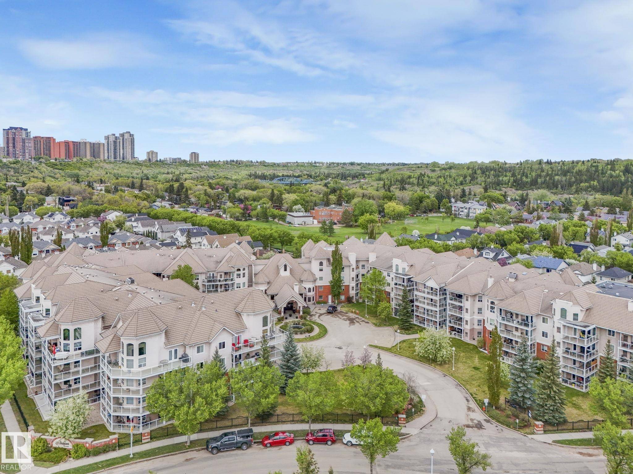 Edmonton, AB T5H 4M6,#304 9008 99 AV NW