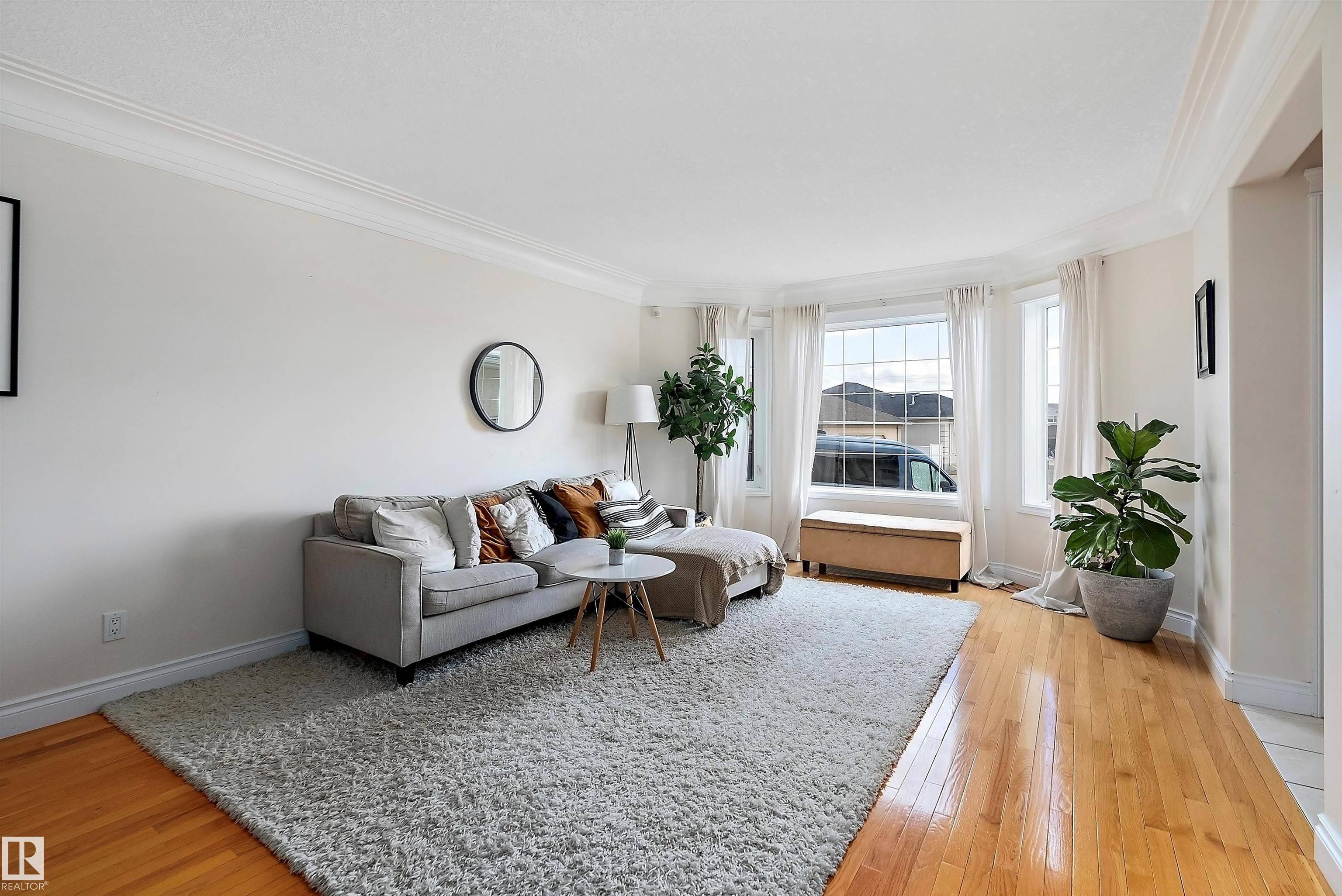 Edmonton, AB T5Z 3P9,7566 165A AV NW