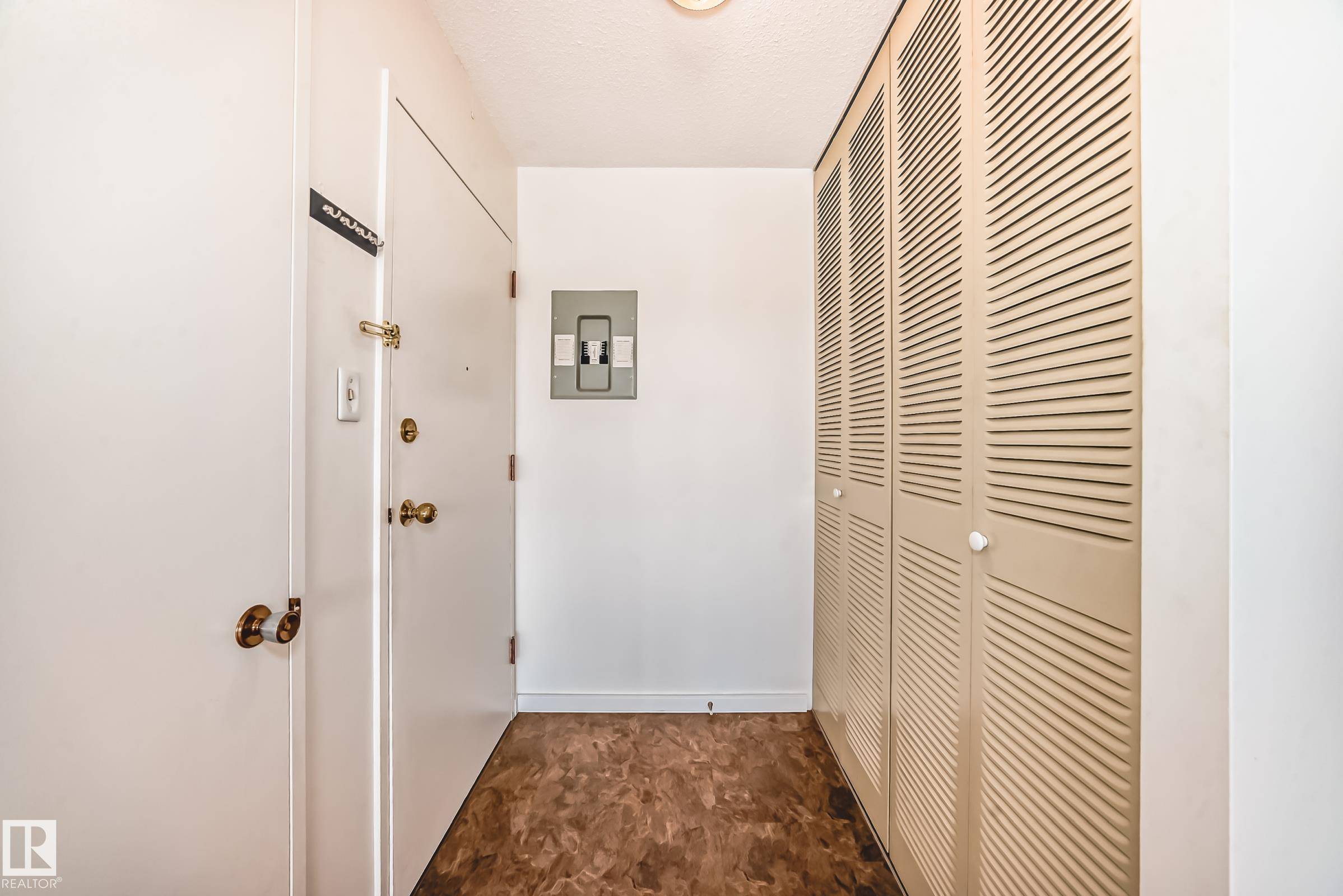 Edmonton, AB T6J 0T9,#301 11415 41 AV NW