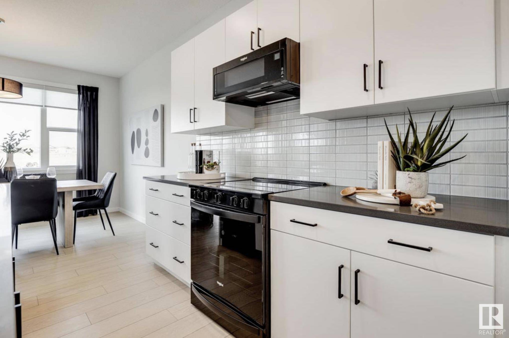 Edmonton, AB T5T 7X9,22816 82 Ave NW