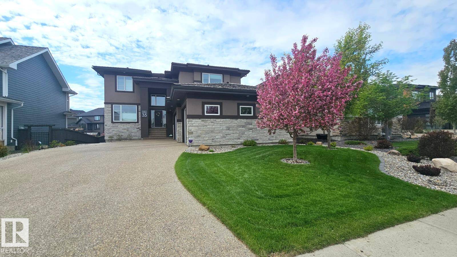 Edmonton, AB T6W 2B9,4735 WOOLSEY CM NW